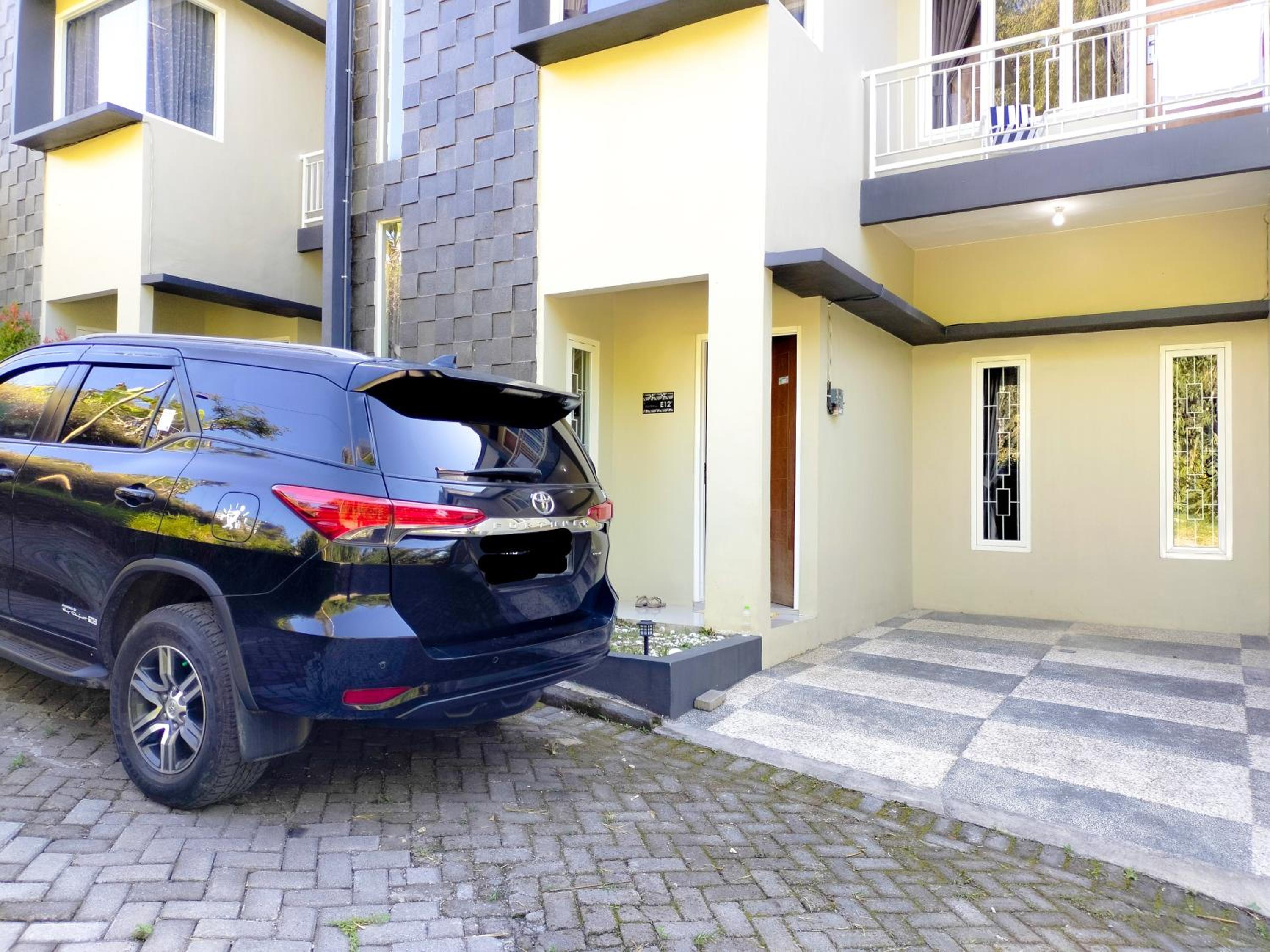 Villa Banyu 2 bedrooms, Batu city view 2
