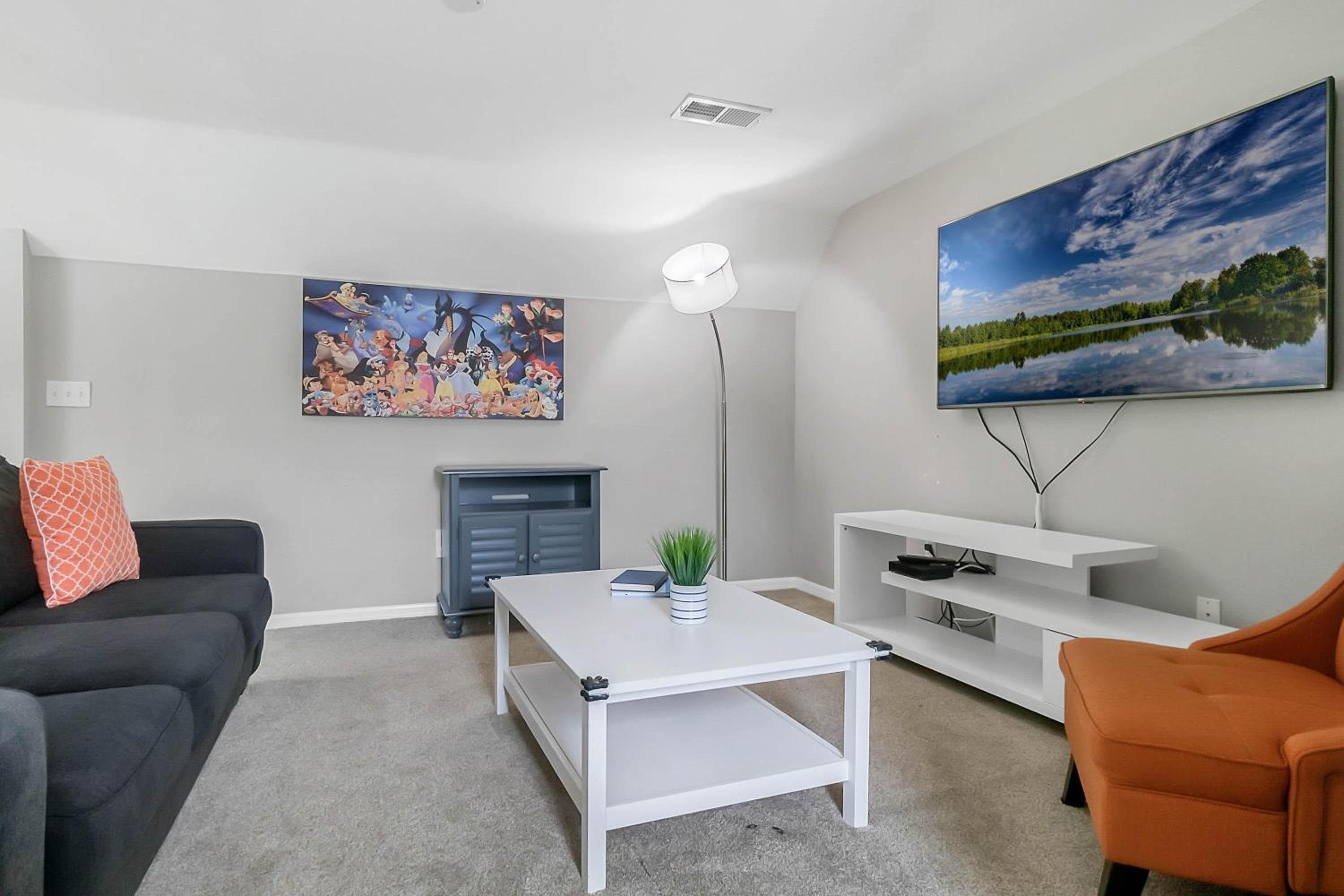 Cozy Apartment Only Miles From Disney Community Pool And Jacuzzii view 5