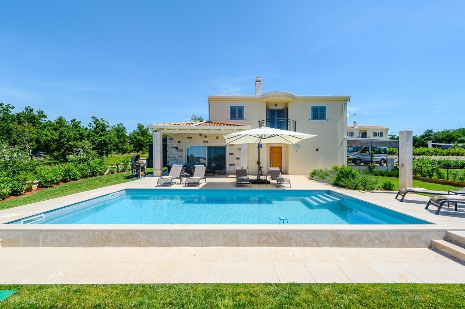Villa Rosmarino Muntrilj view 3