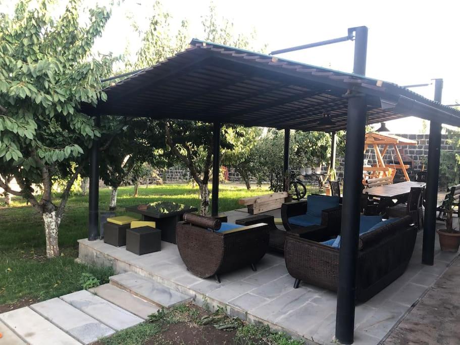 Cheerful 3-bedroom villa with pool