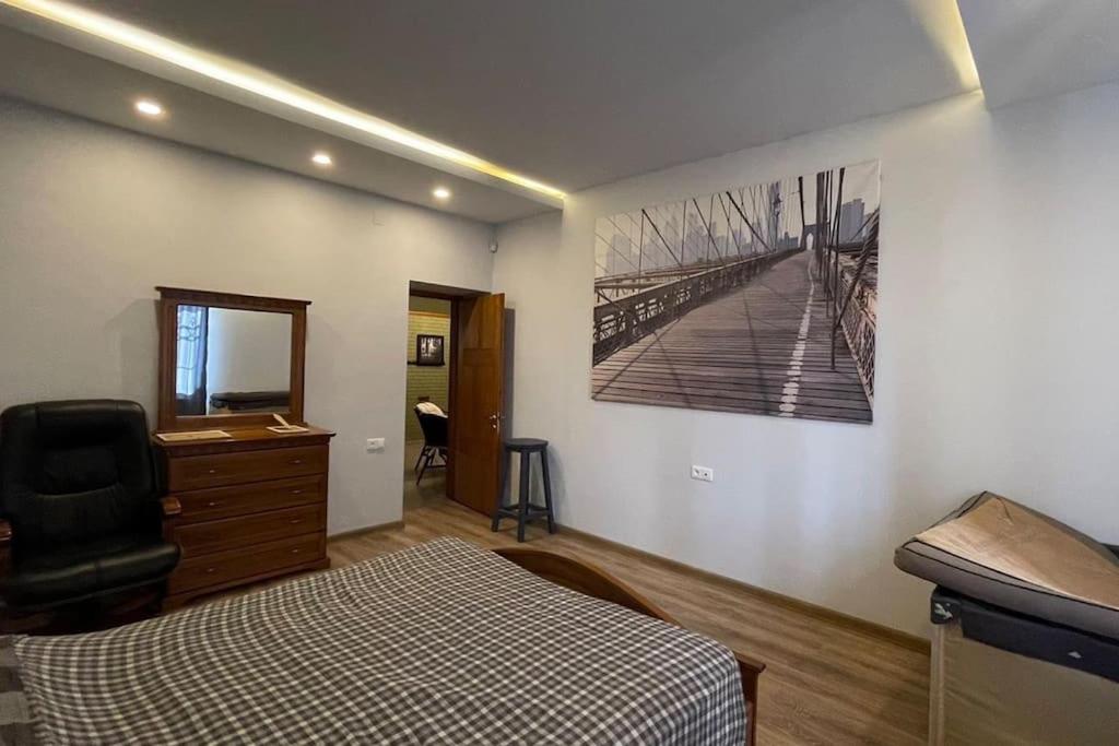 Cheerful 3-bedroom villa with pool