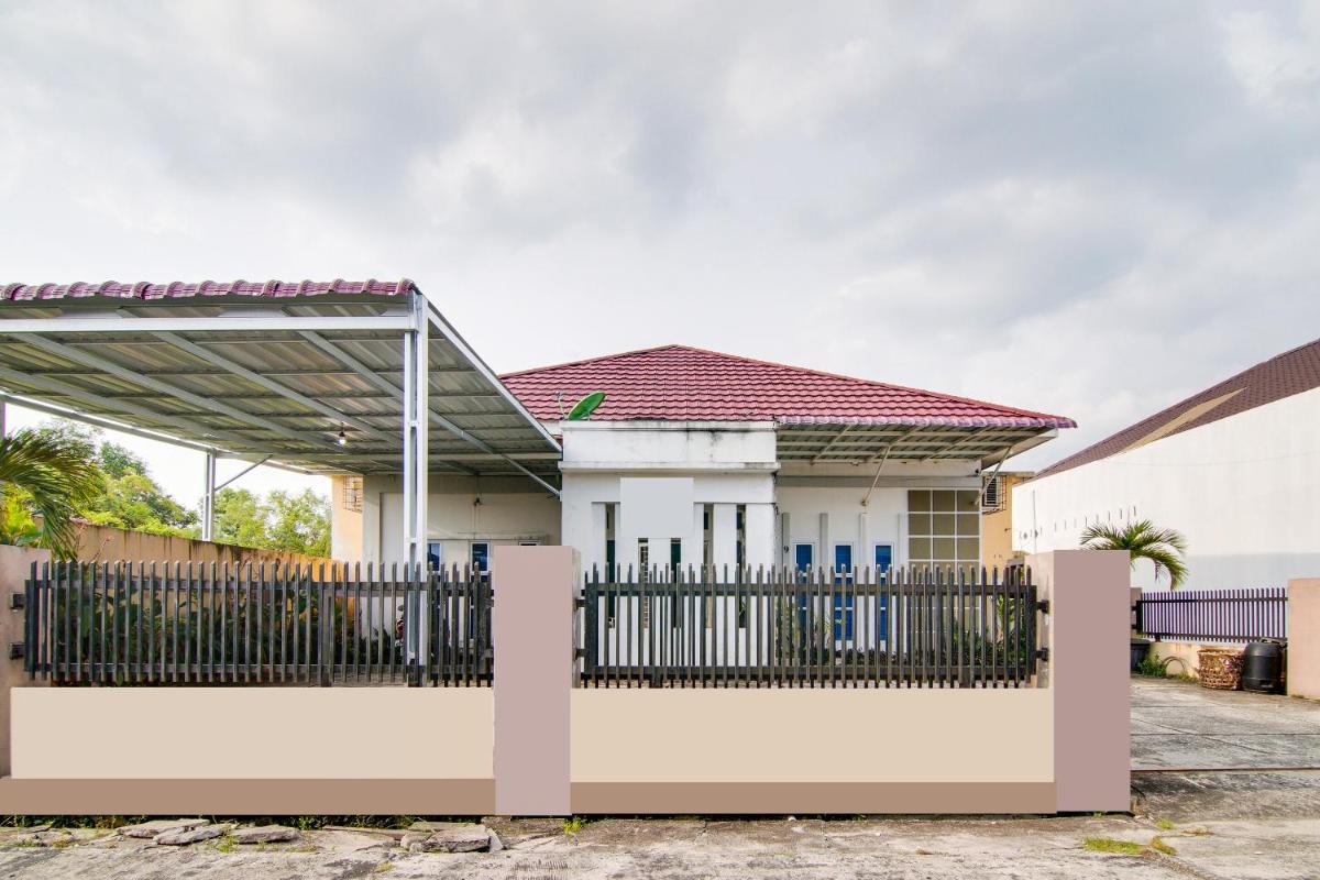 outdoor BBQ area