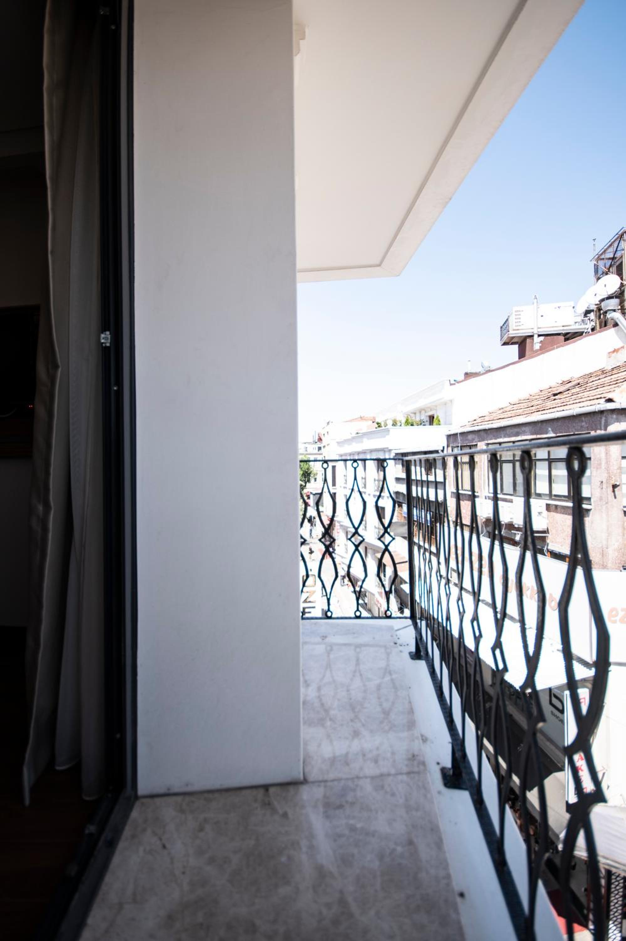 Eliza Otel - Image 47