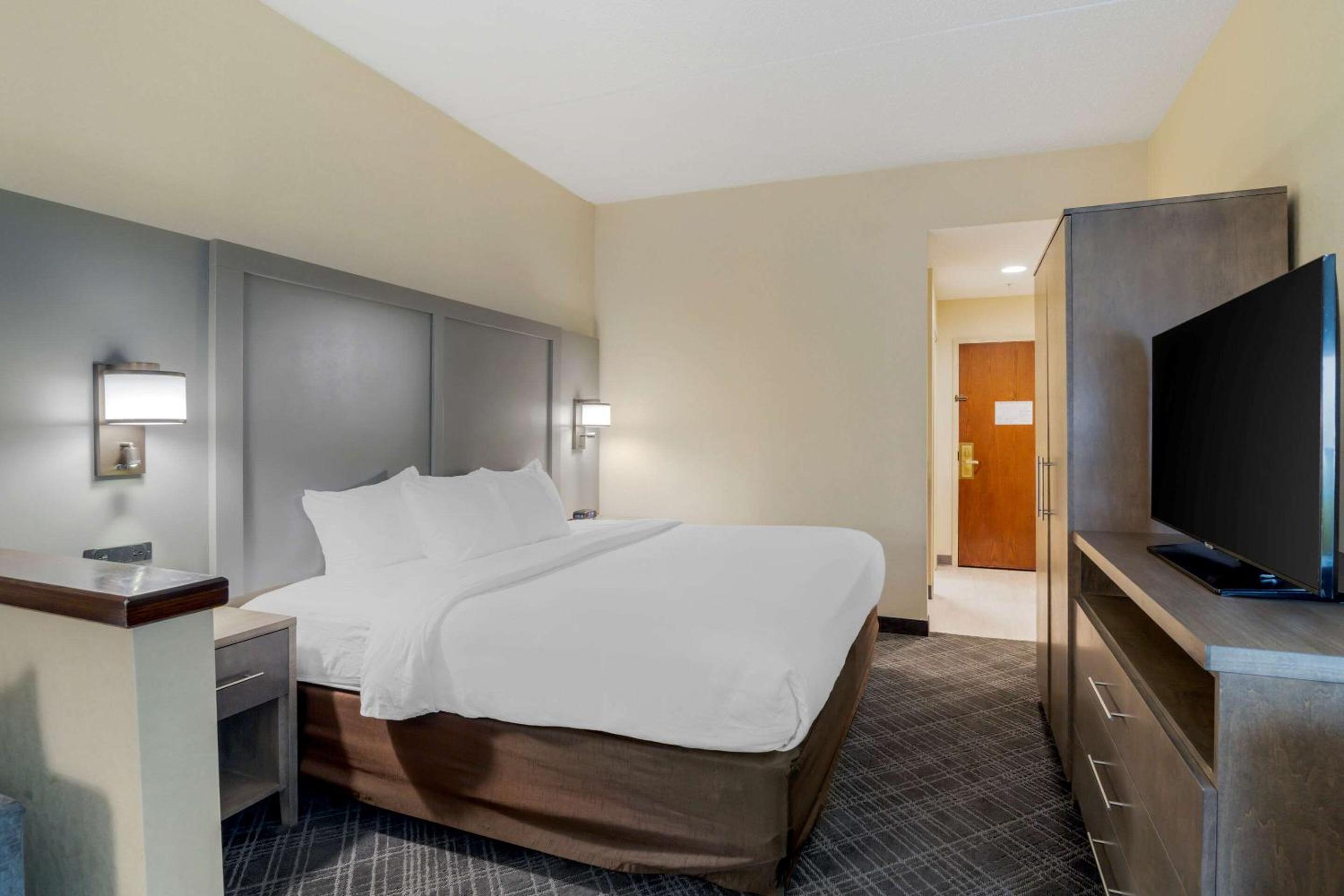 Bismarck Vacations - Comfort Inn Bismarck - Property Image 15