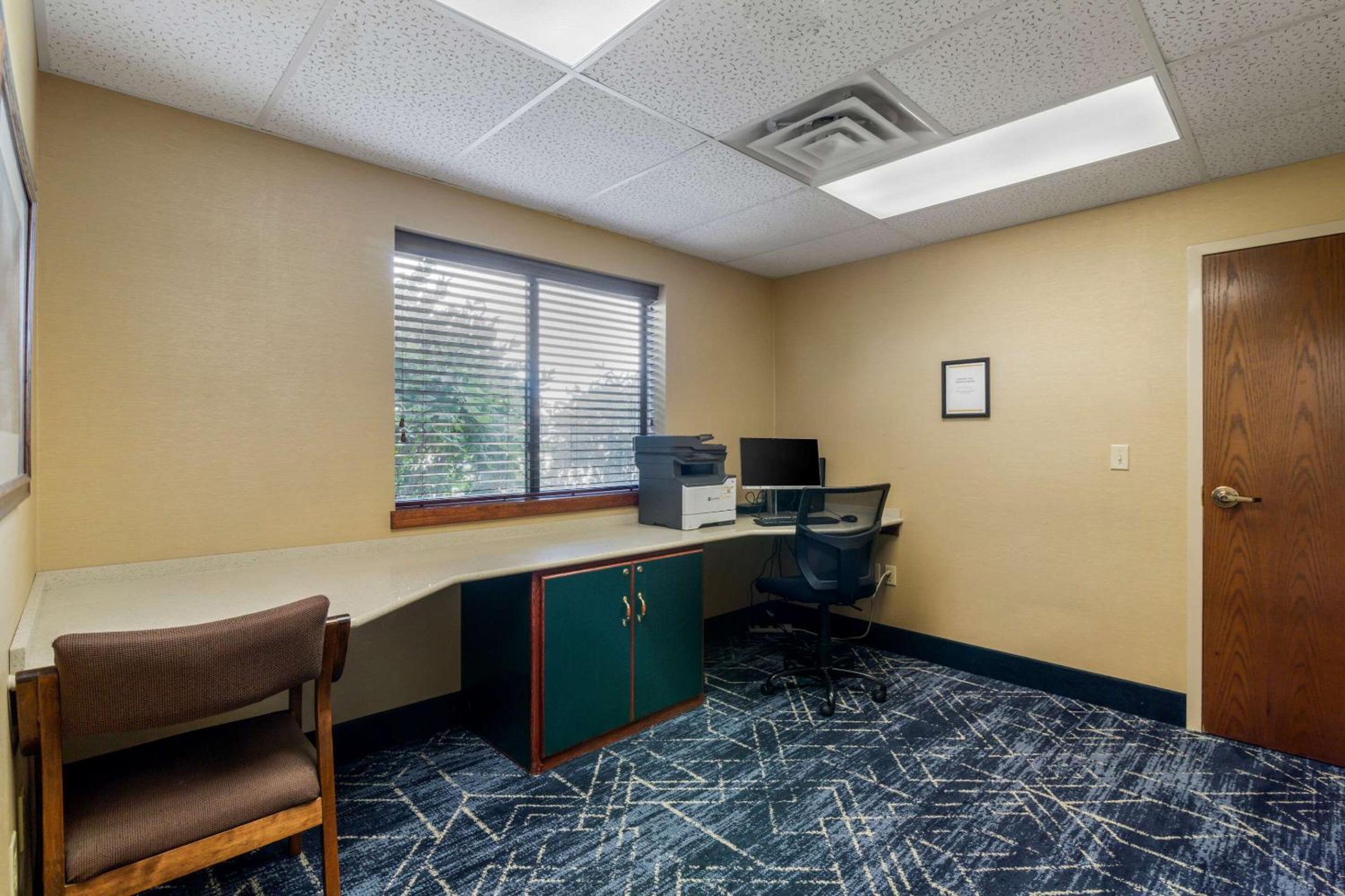 Bismarck Vacations - Comfort Inn Bismarck - Property Image 9