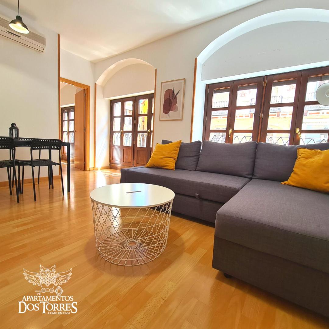 Dos Torres Pilar Suites- balcones con vistas a la ciudad