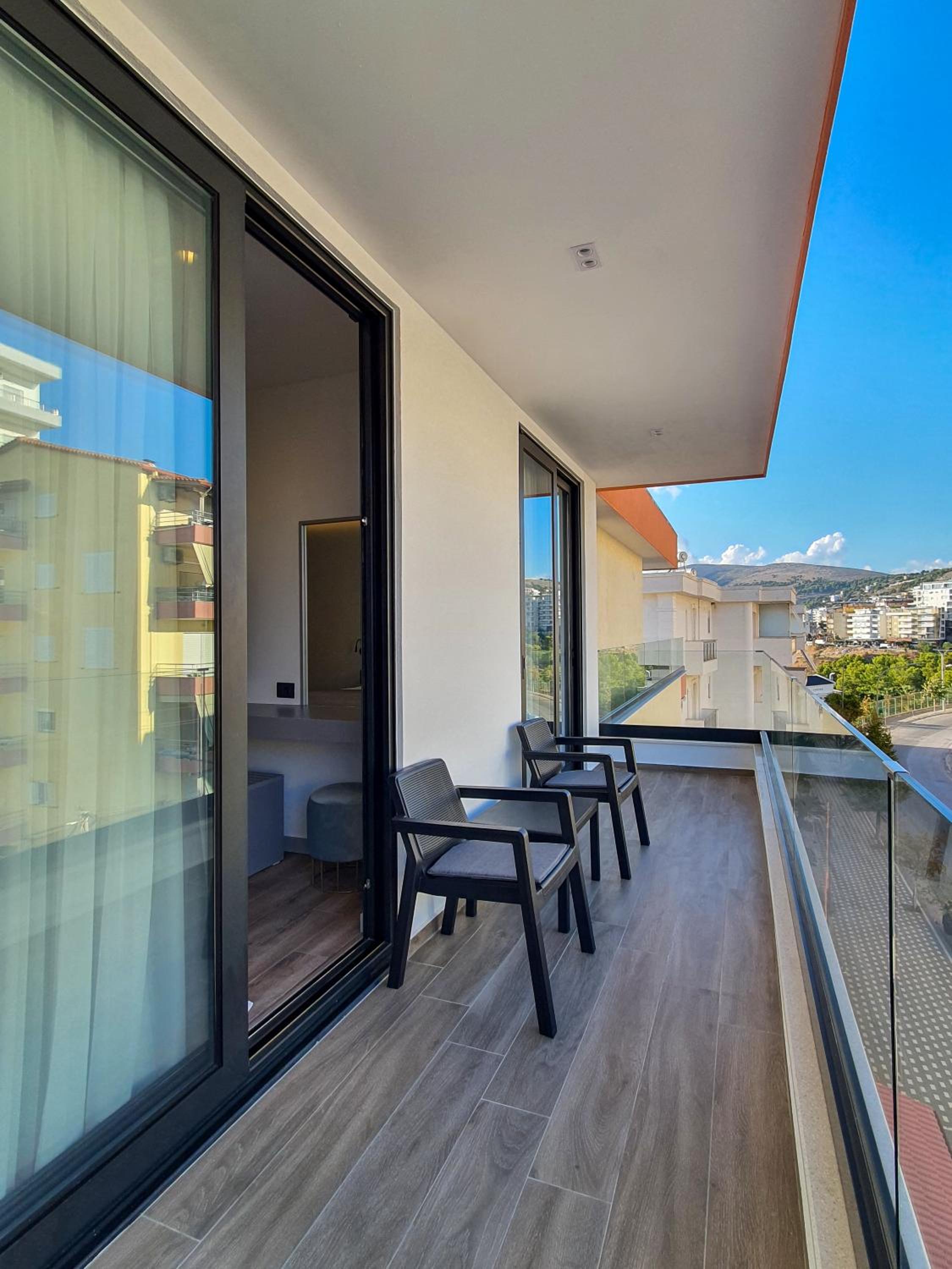 LOOKOUT Apartments