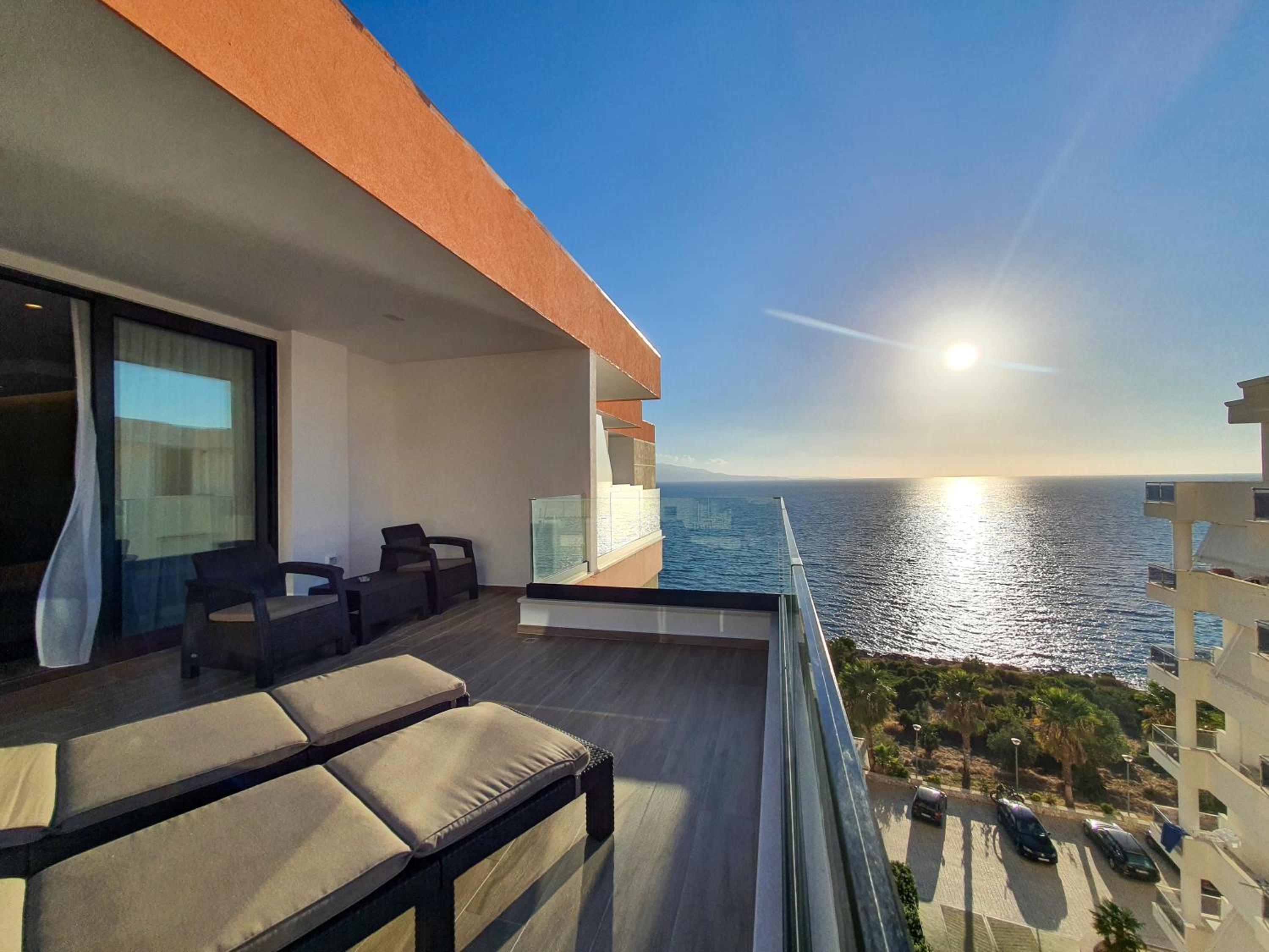 LOOKOUT Apartments