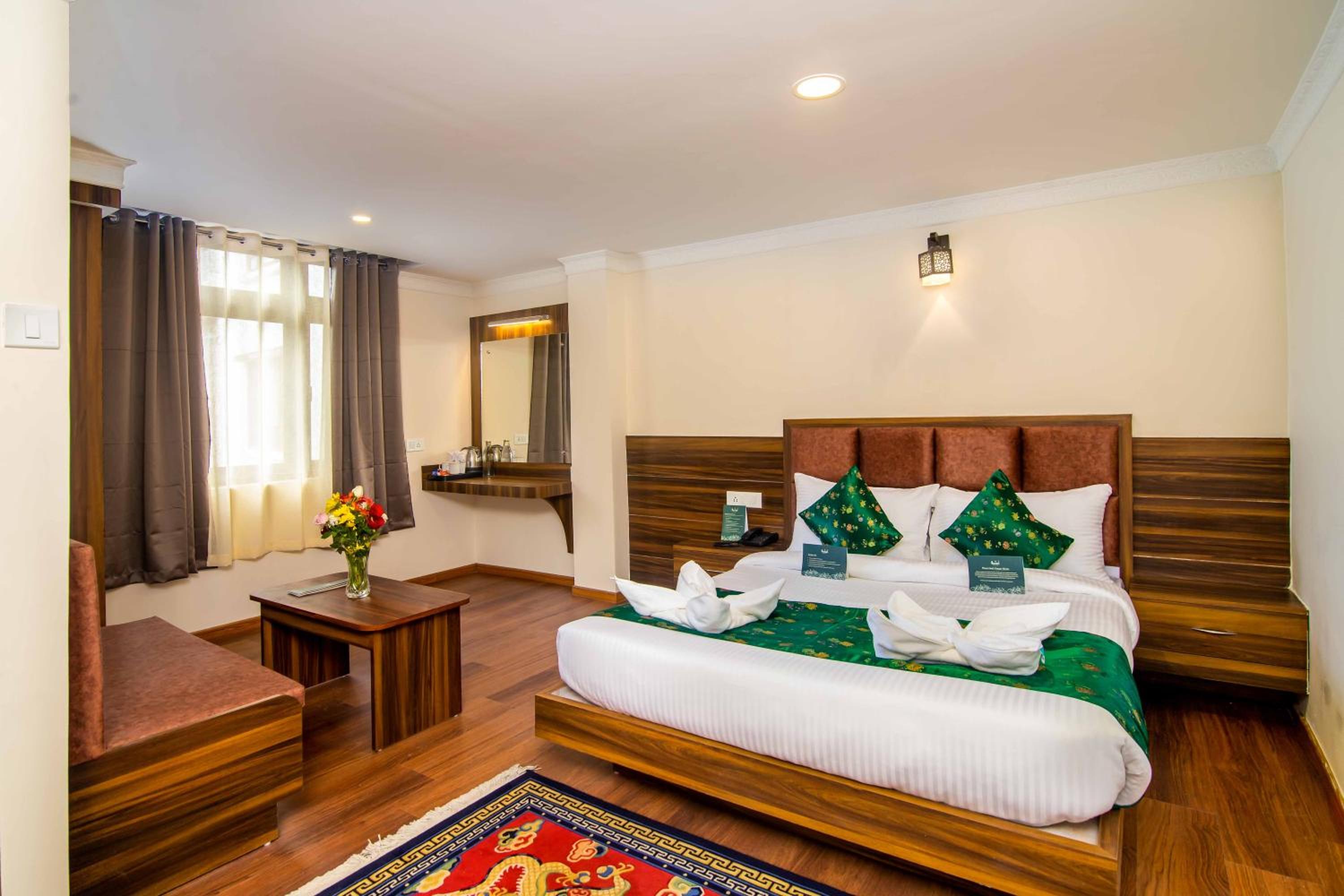 Muscatel Central Hotel - Dzeemkhang view 3