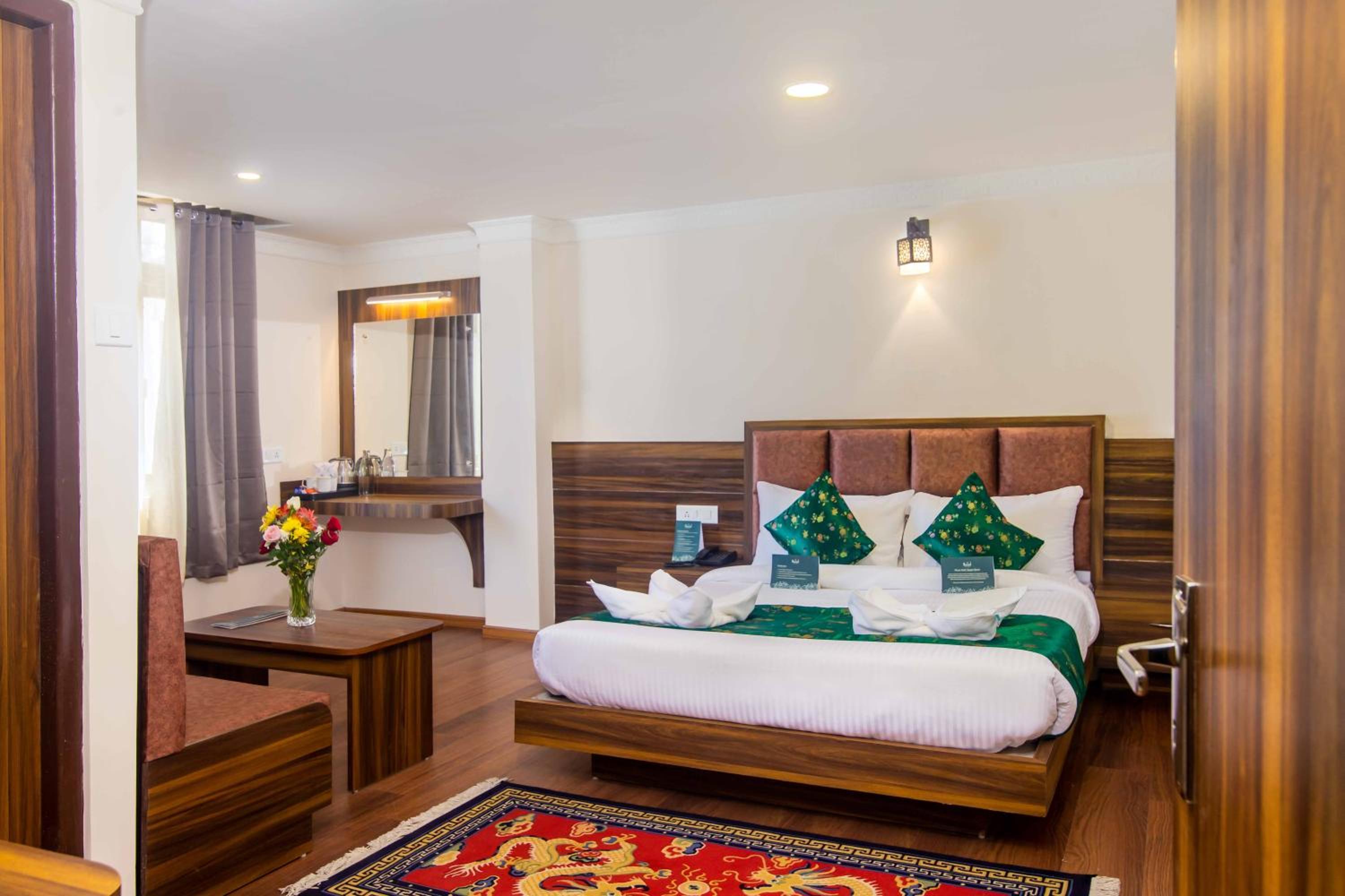 Muscatel Central Hotel - Dzeemkhang view 5