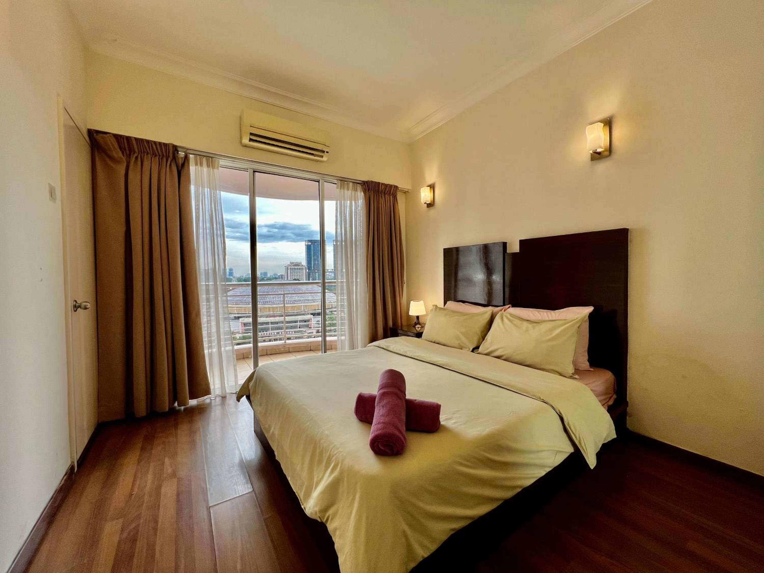 Casa Mutiara Apartments by Moonlight