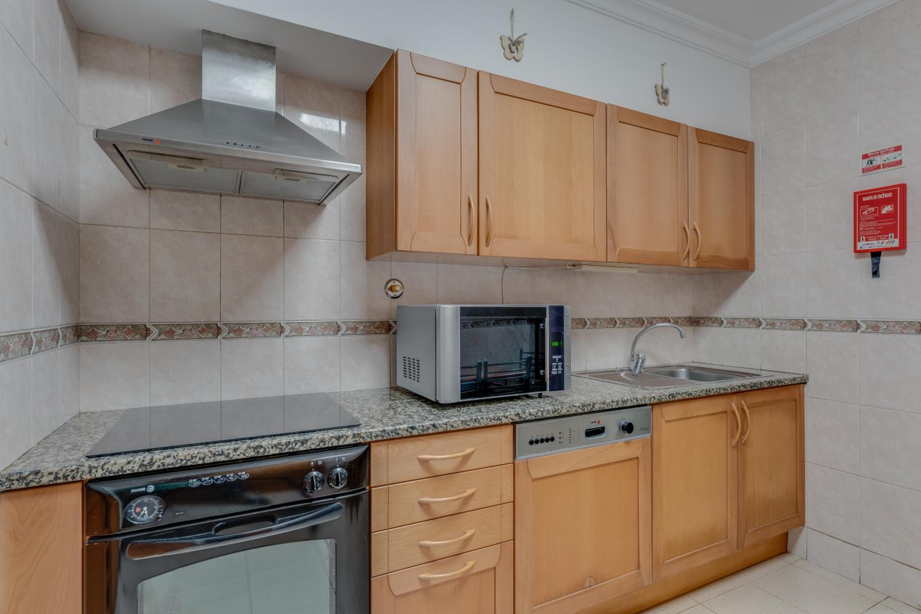 Boeiro I en Caniço — kitchen