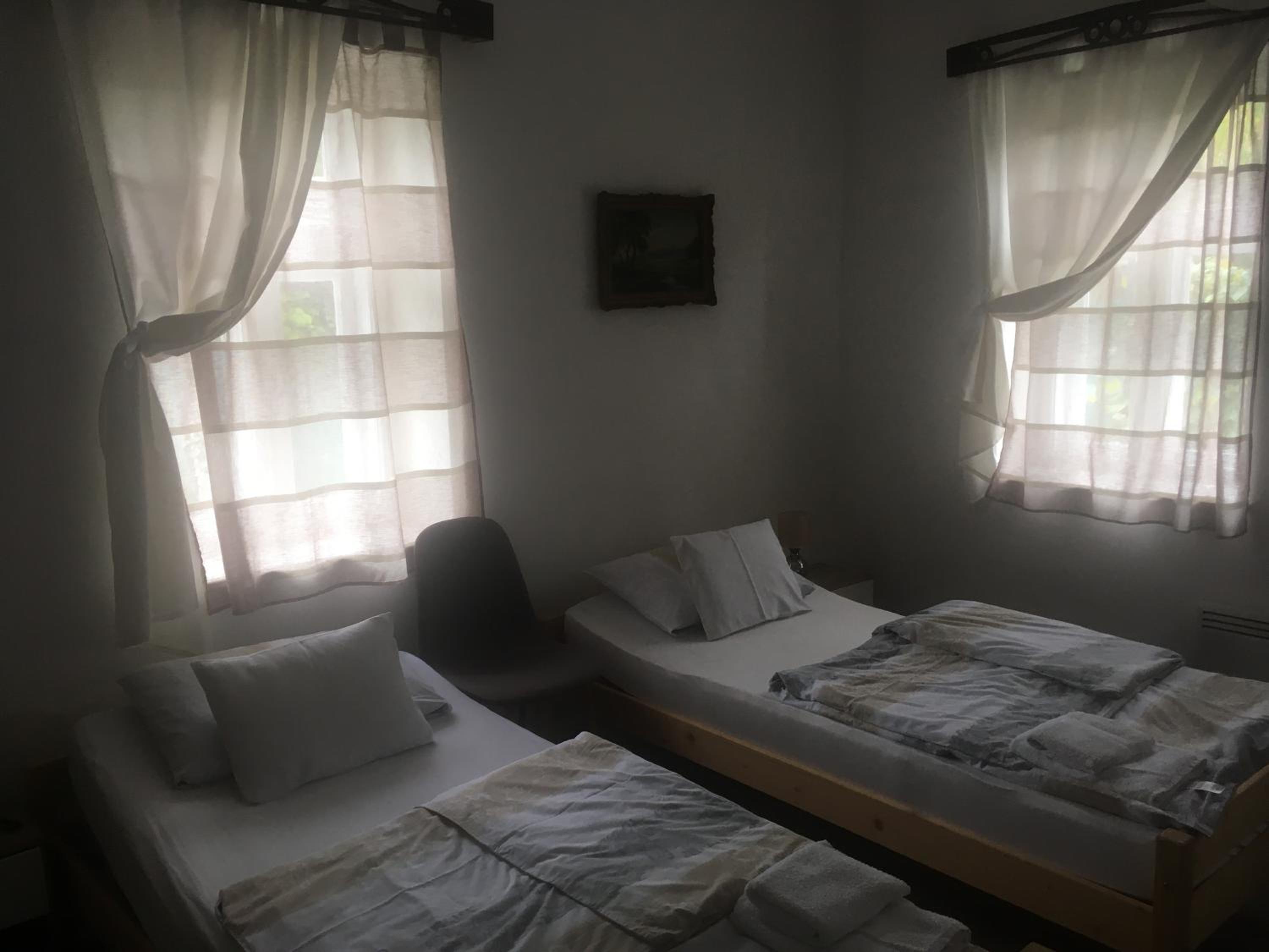 Photo 33