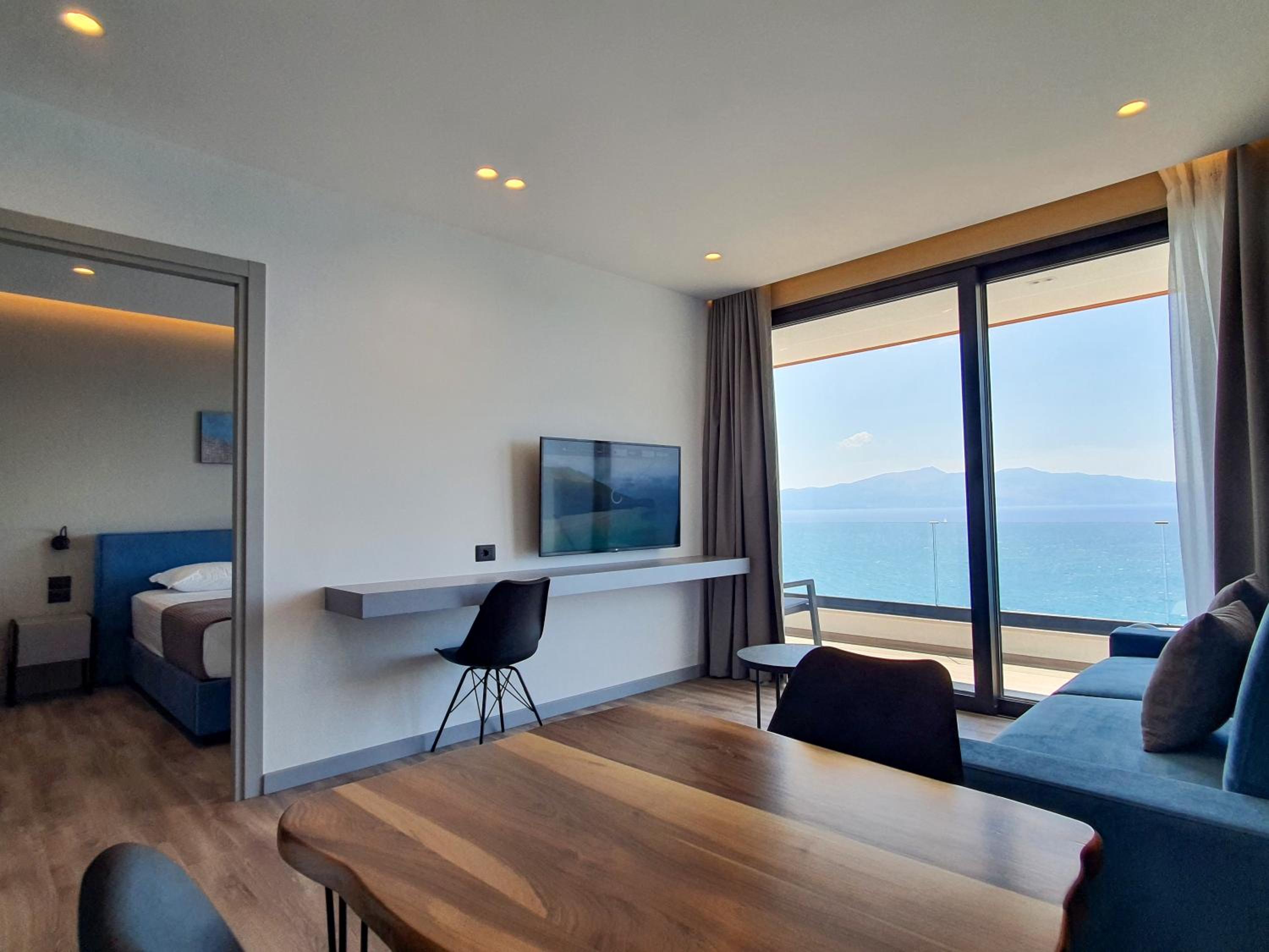 LOOKOUT Apartments