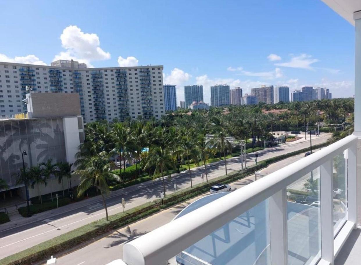 MIAMI APARTMENT RENTAL view 5