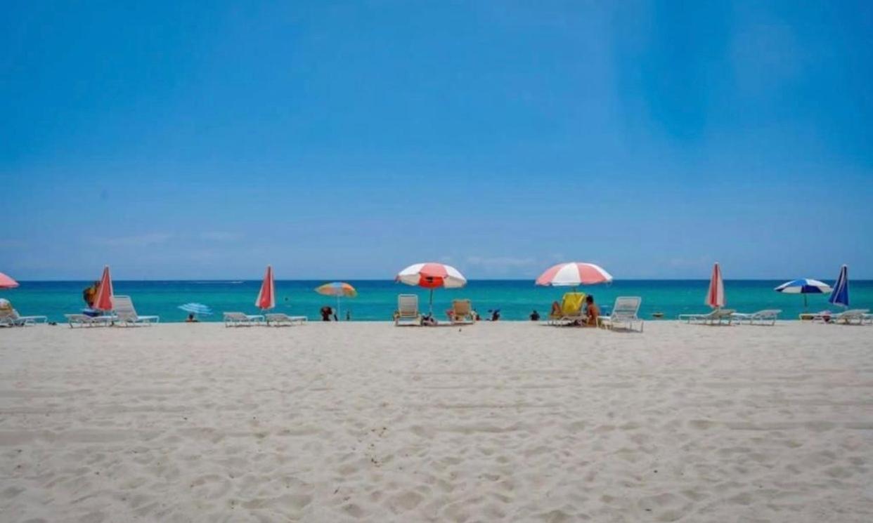 MIAMI APARTMENT RENTAL view 3