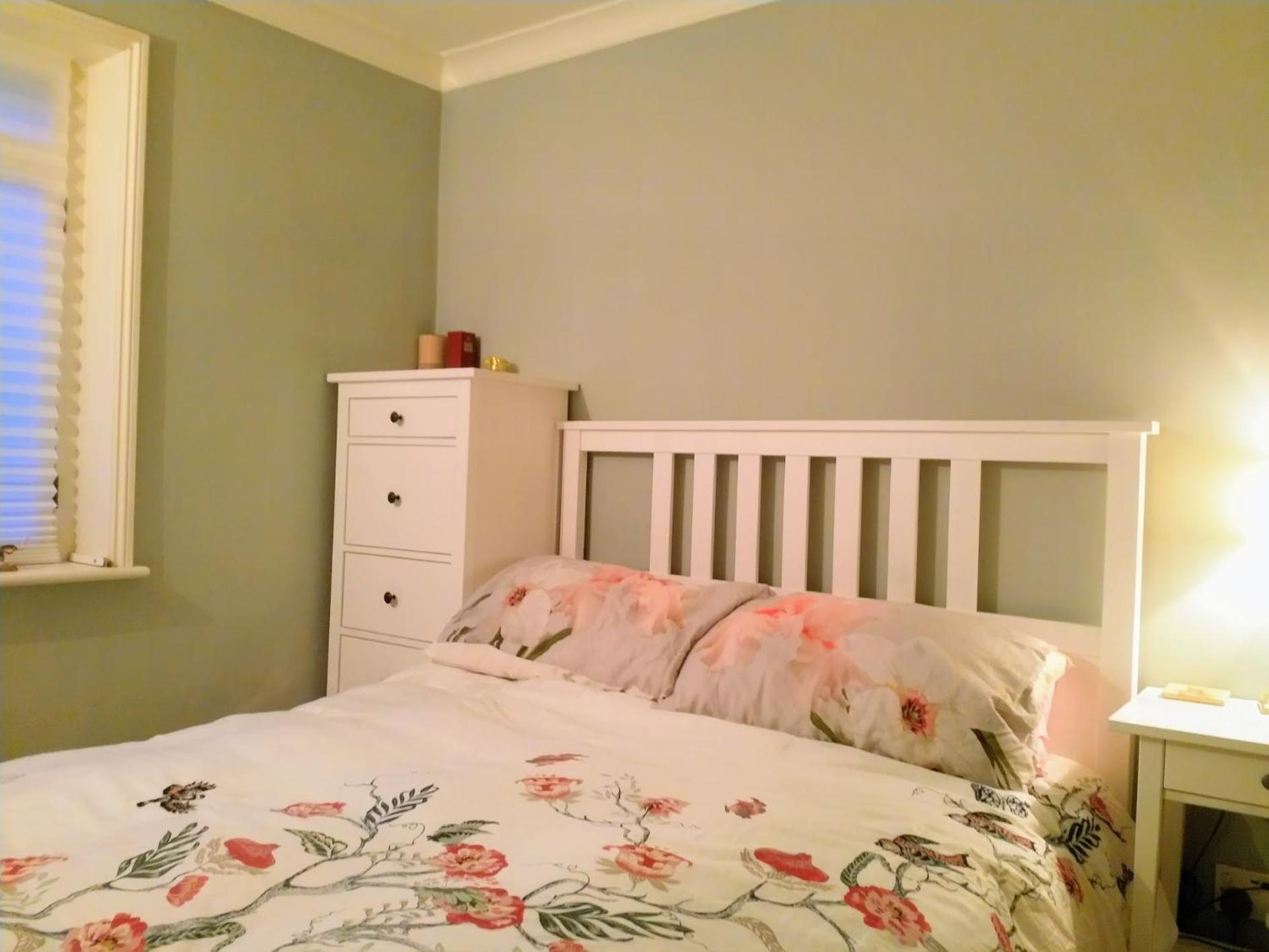 Elegant & spacious parkside 2-bedroom 2-bathroom flat in period building on Blackheath Common - private entrance, parking, great Greenwich location, easy f