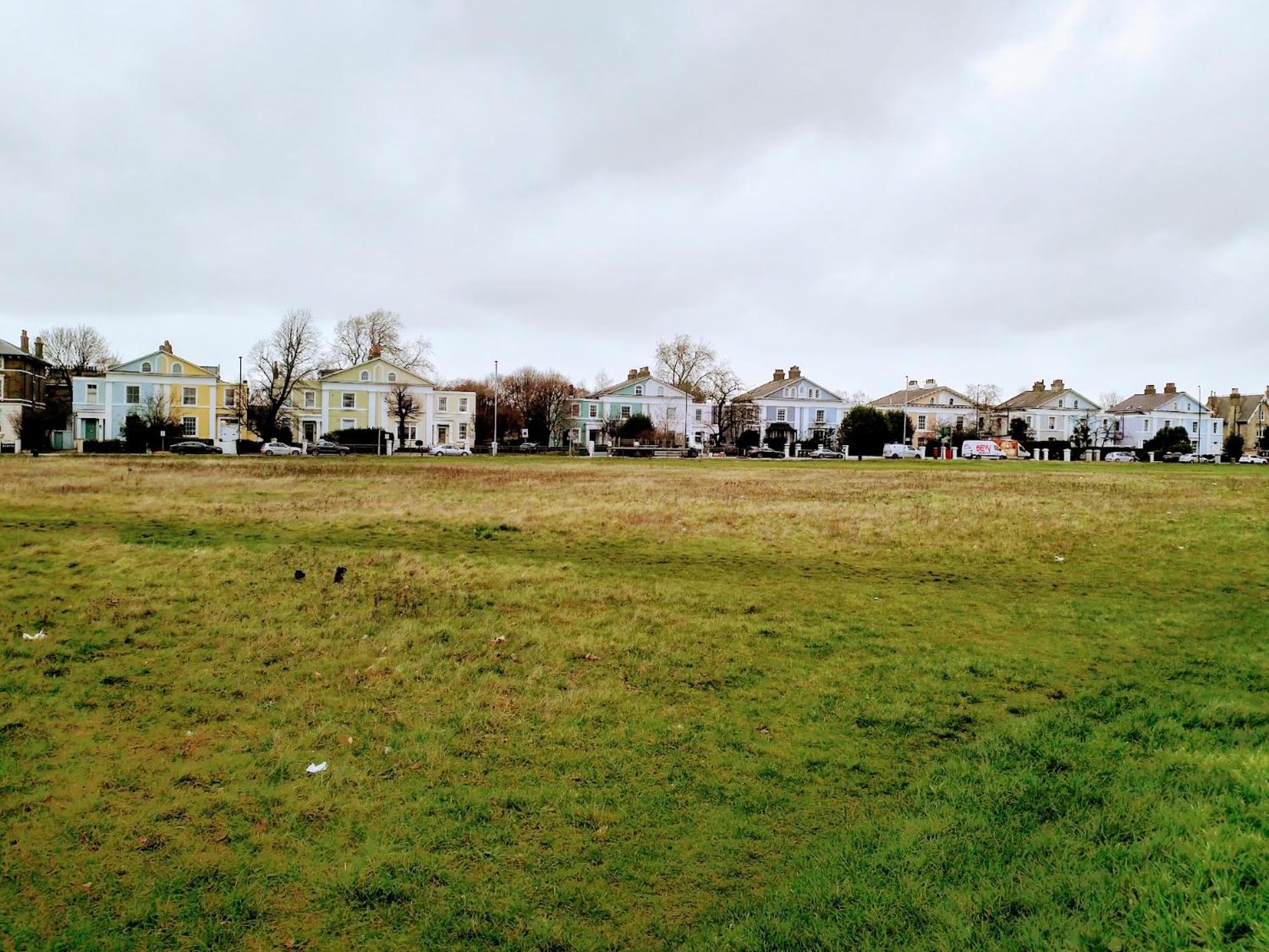 Elegant & spacious parkside 2-bedroom 2-bathroom flat in period building on Blackheath Common - private entrance, parking, great Greenwich location, easy f