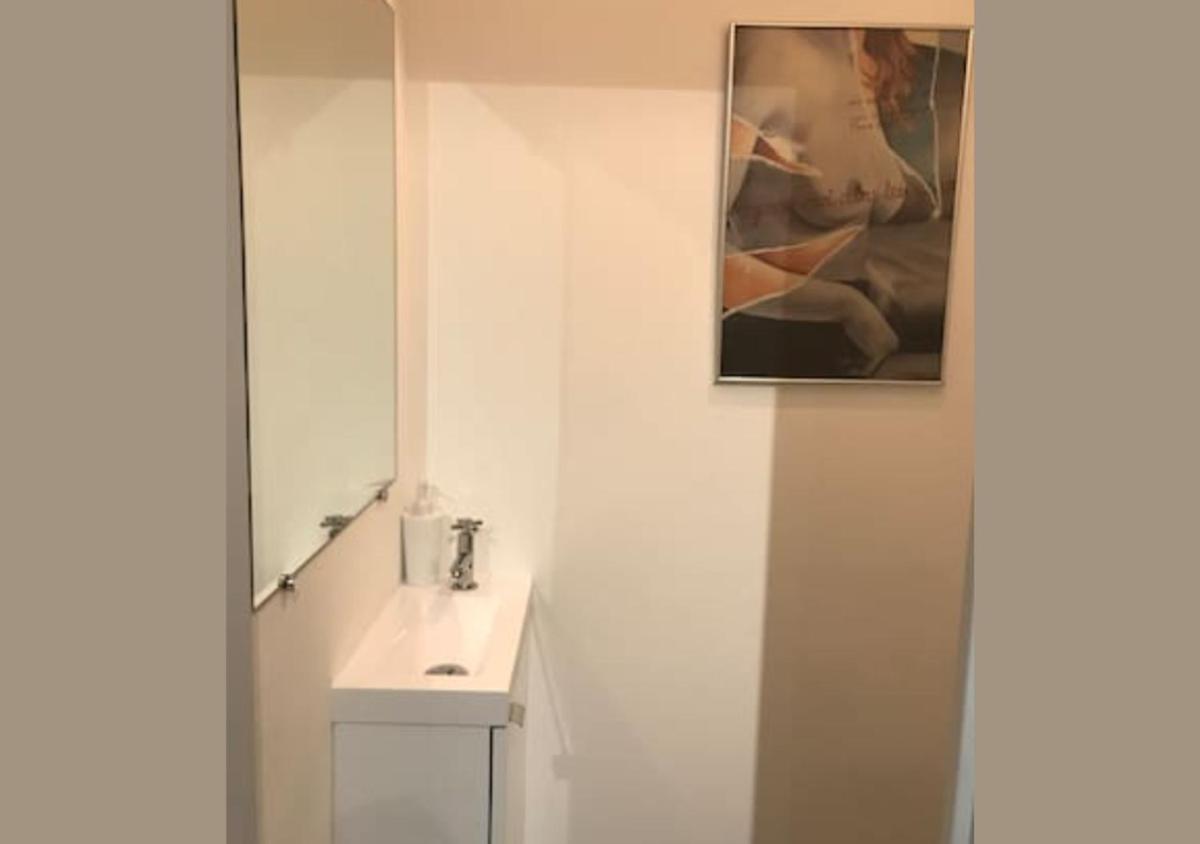 Charmant deux pièces en plein centre ville Cannes photo 5