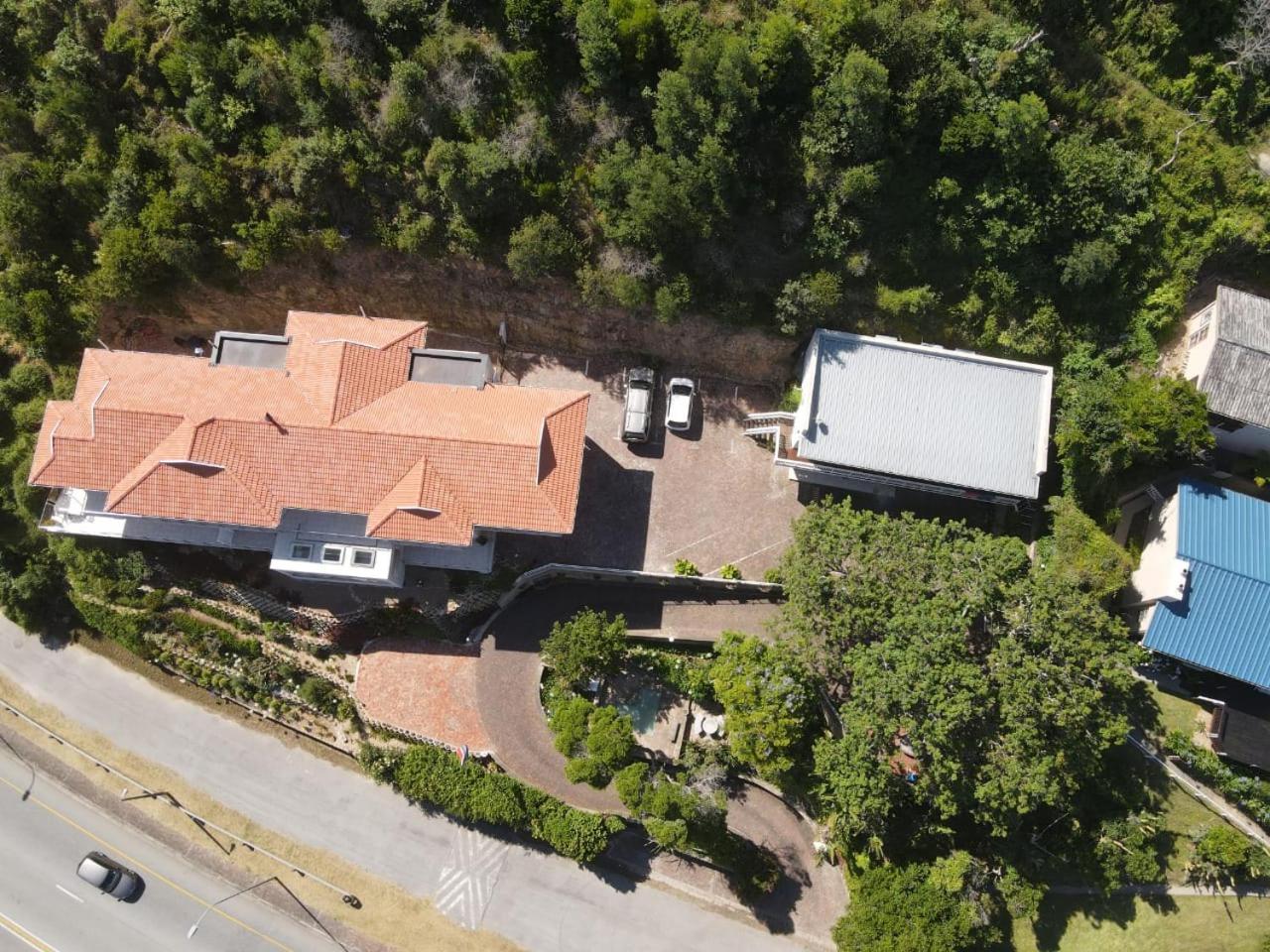 Phoenix Lodge and Waterside Accommodation
