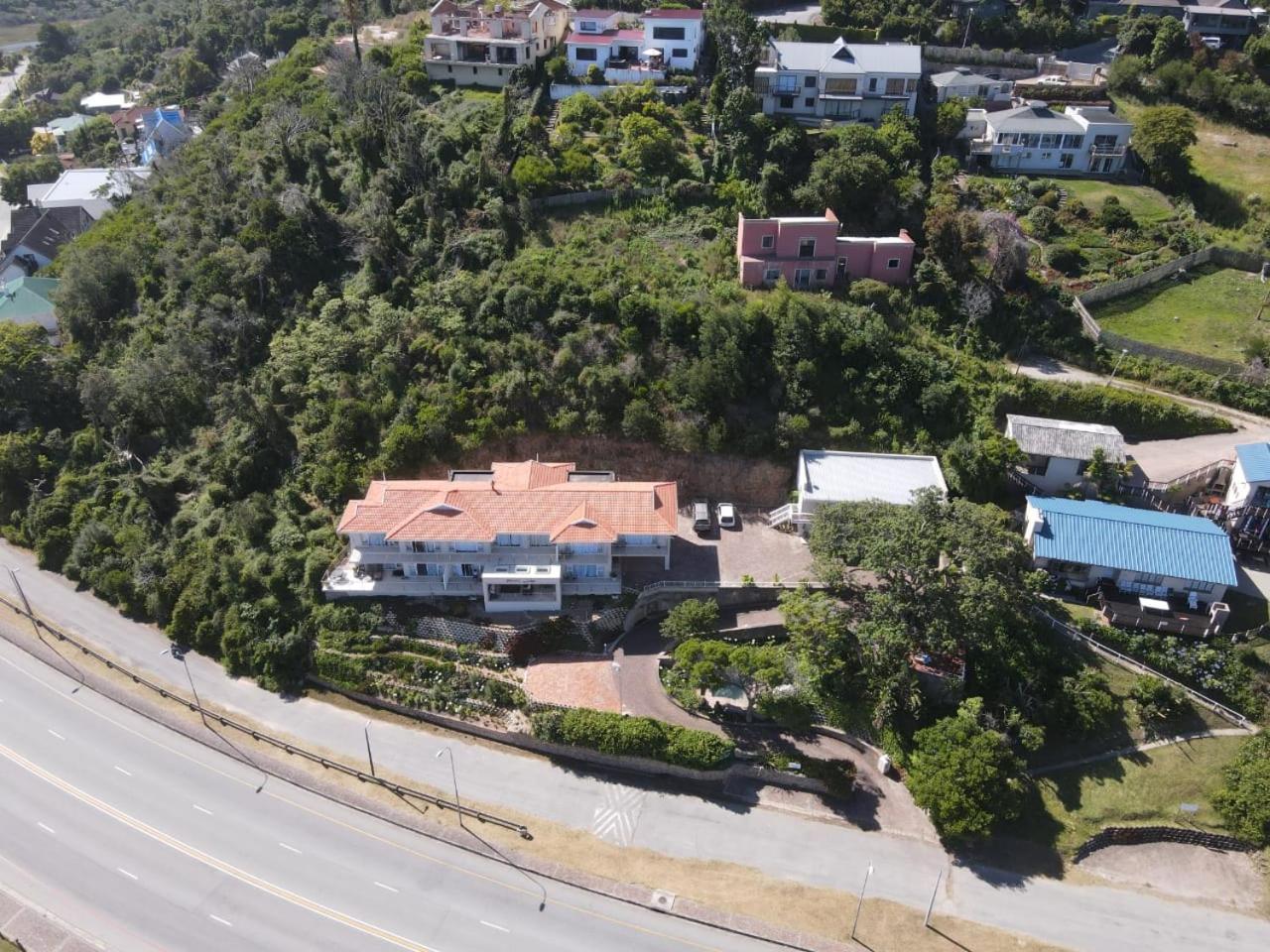 Phoenix Lodge and Waterside Accommodation