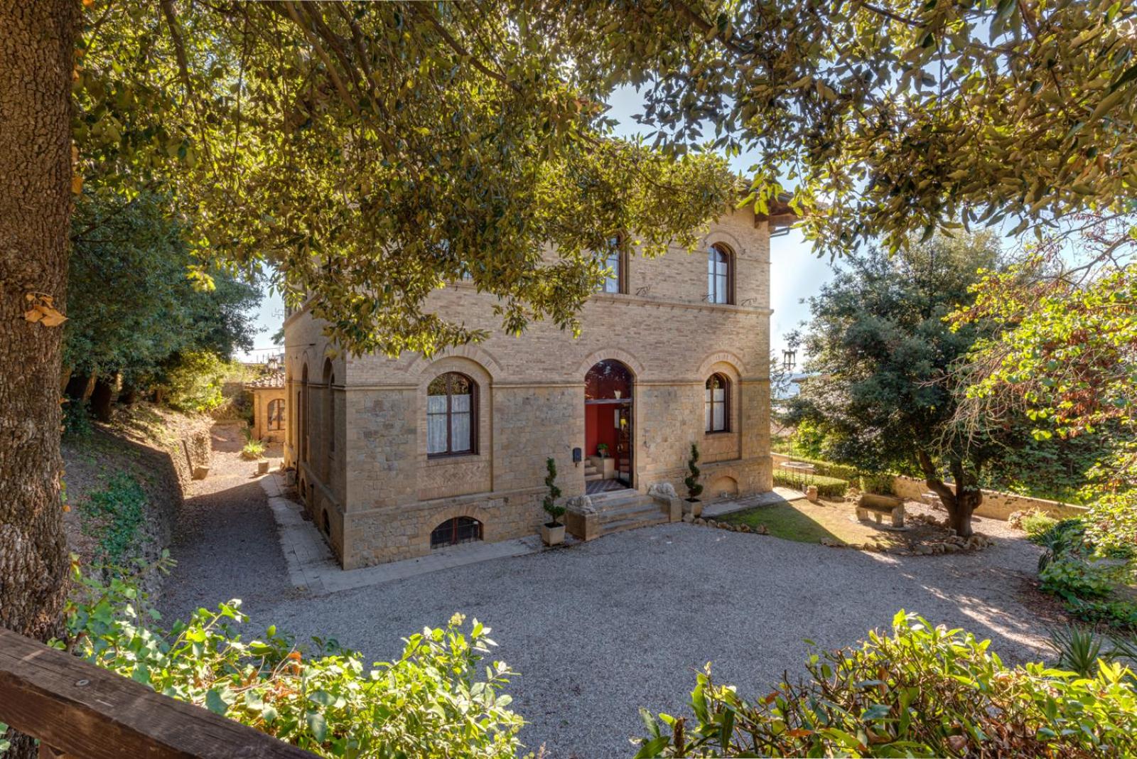 Appartamenti Villa Mascagni view 2