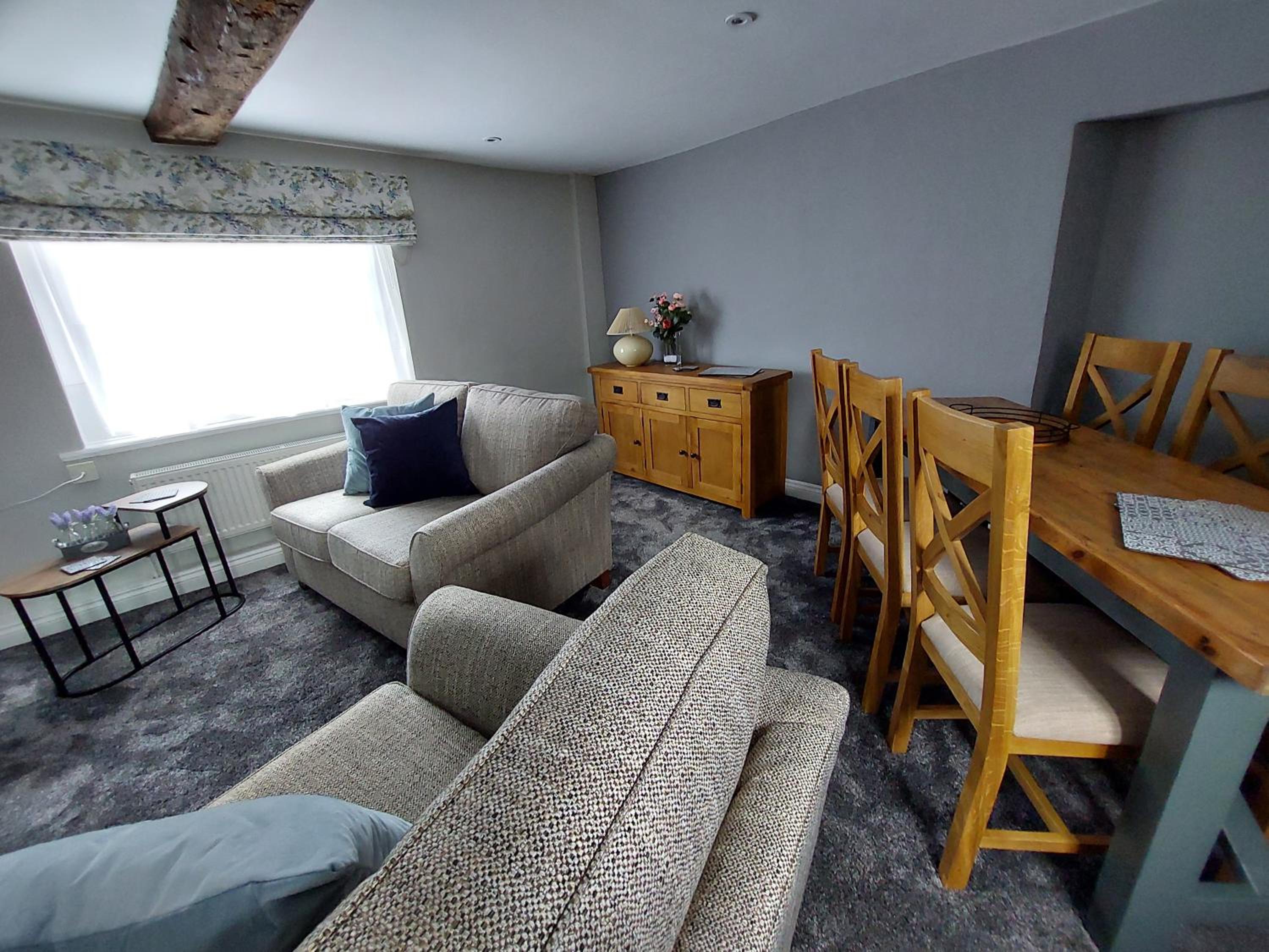 The White Hart Apartment Church View