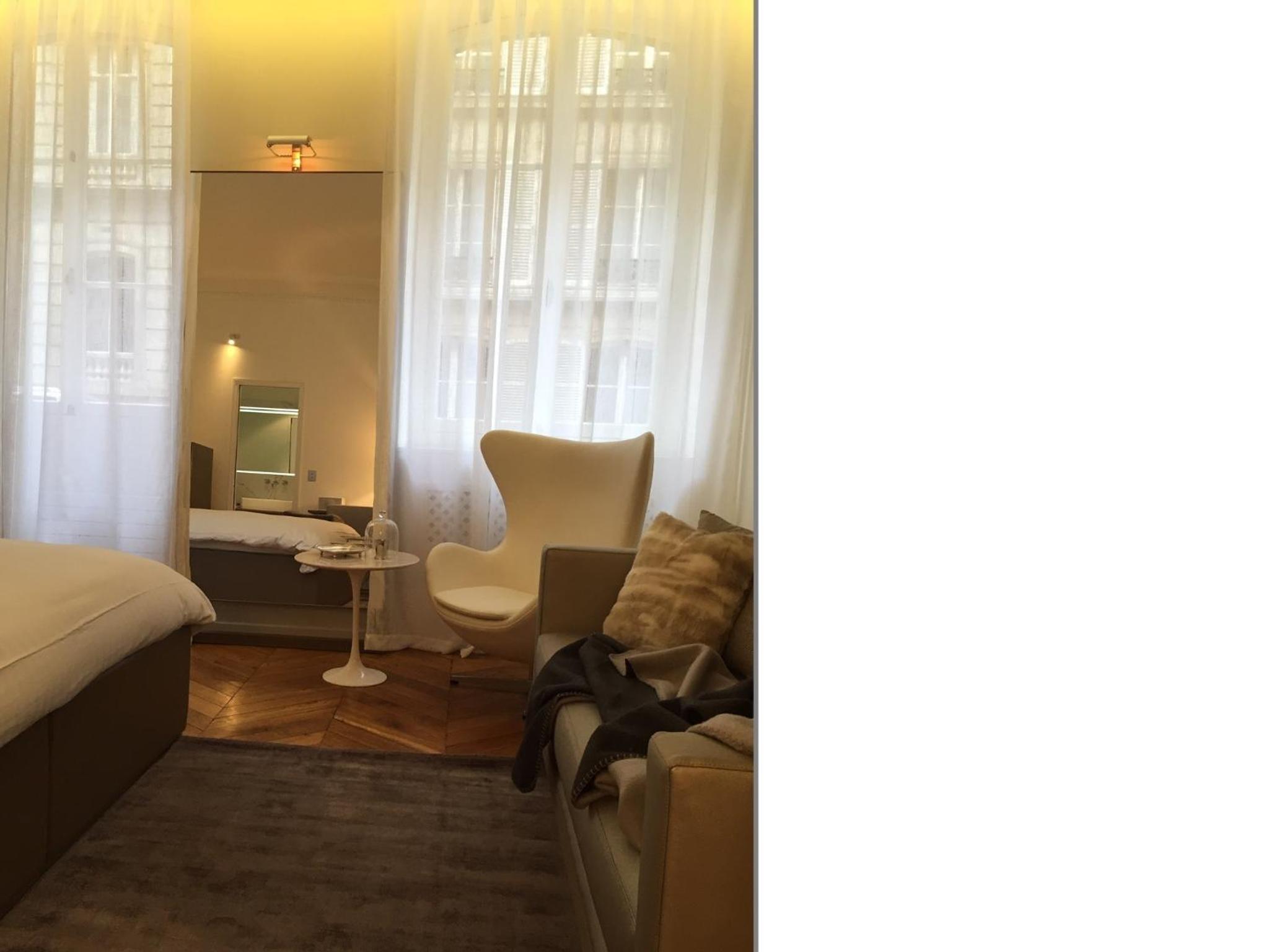 Cirque Deluxe Studio Apartment