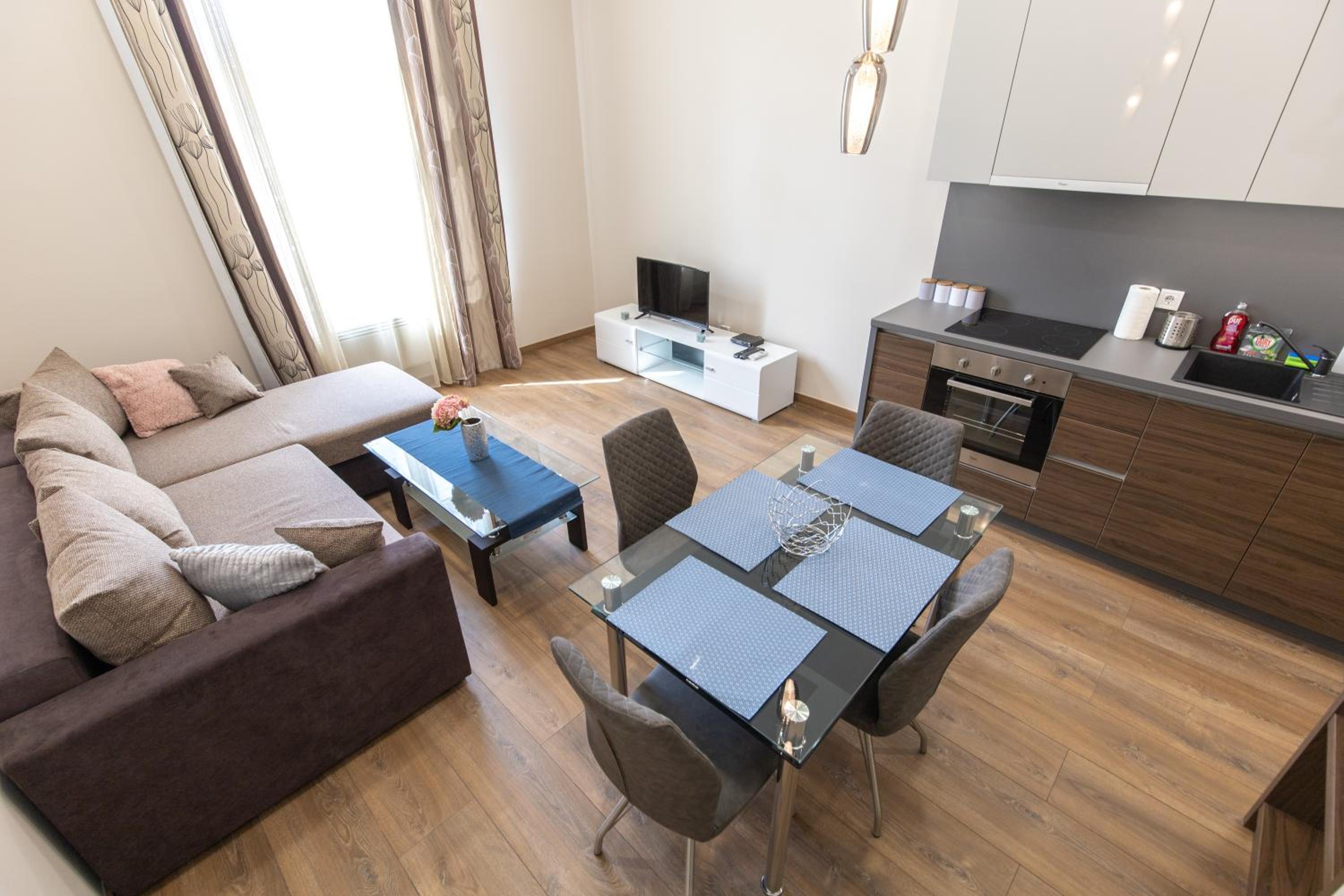 A37 Awesome Apartments