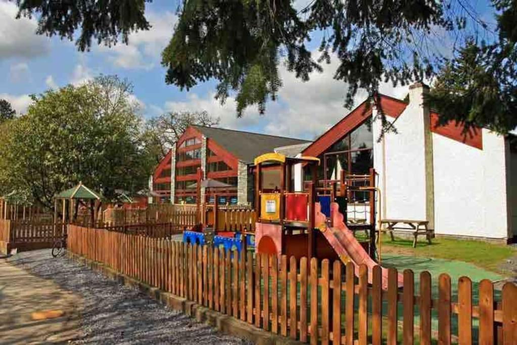 Jaw-Dropping Lodge with Hot Tub on Lake Windermere view 5