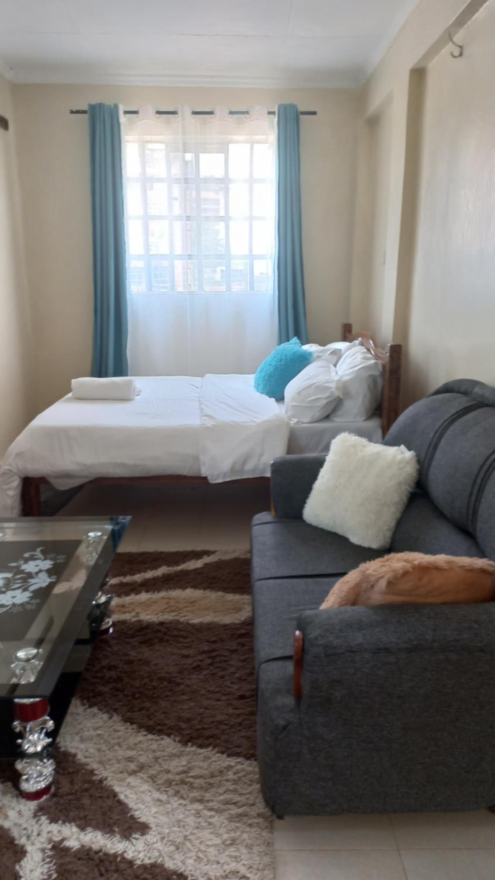 Woodgreek Studio Fully Furnished Apartment