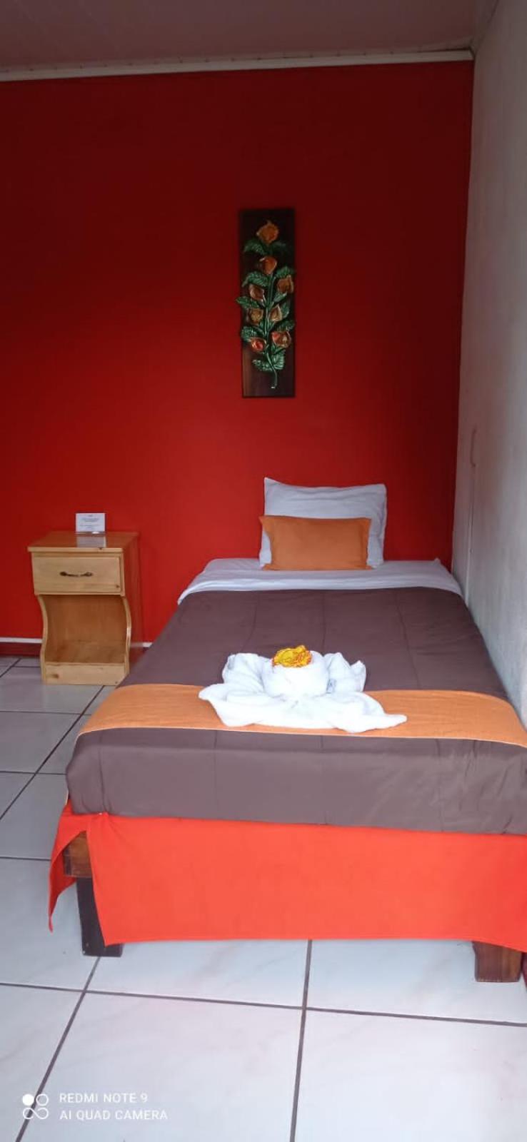 Hotel Your House