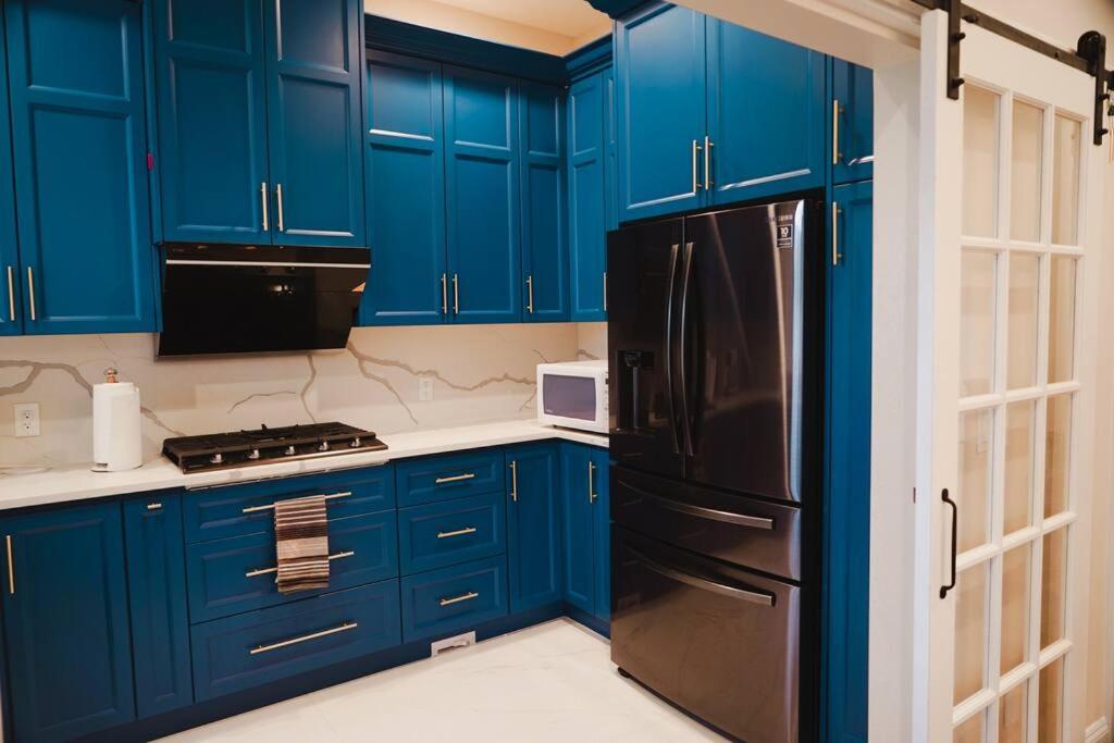 Luxury Loft style one bedroom vocational home in Beautiful Gordon Head