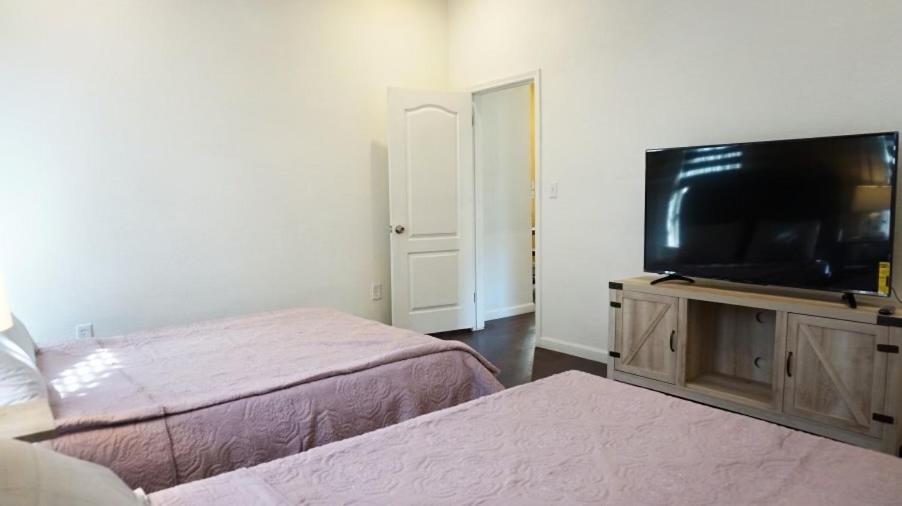 The Red Guest House in Downtown Los Angeles