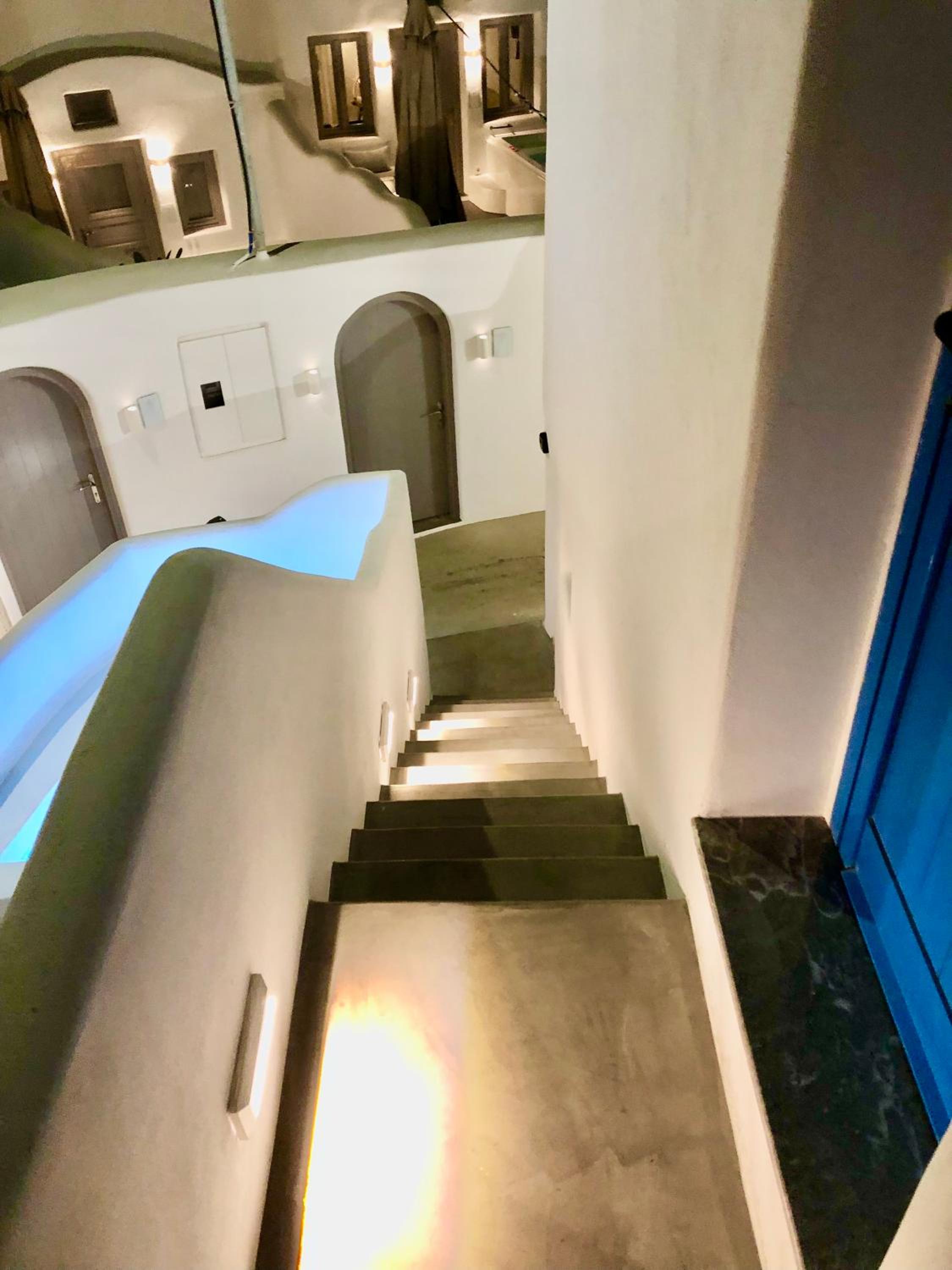 Oldtown Suites Fira photo 5