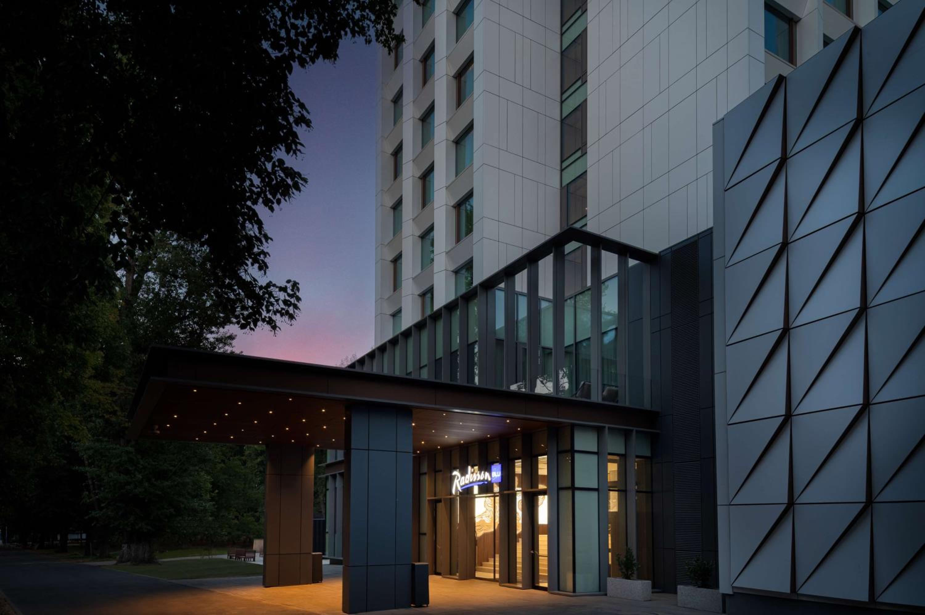 Hotel Radisson Blu Hotel, Cluj - Image 1