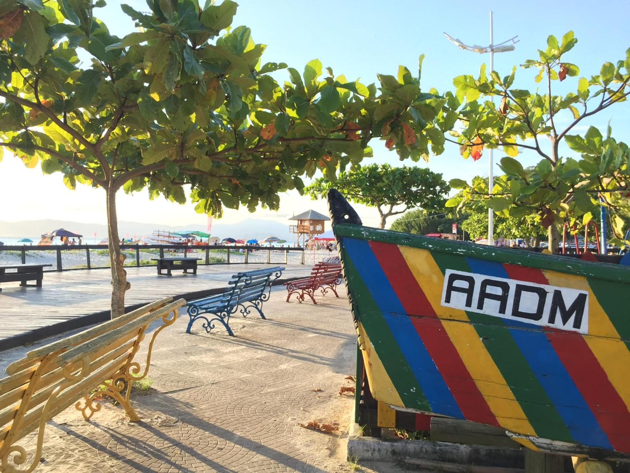 Apto 2 Quartos com Ar a 200m da Praia