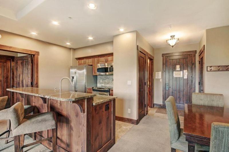 Crystal Peak Lodge 1 Bedroom Ski In, Ski Out Slopeside Condo At The Base Of Peak 7 view 2