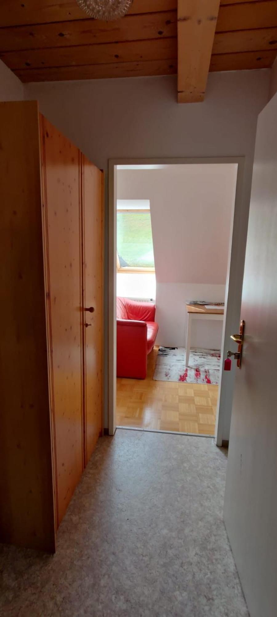 Photo 33