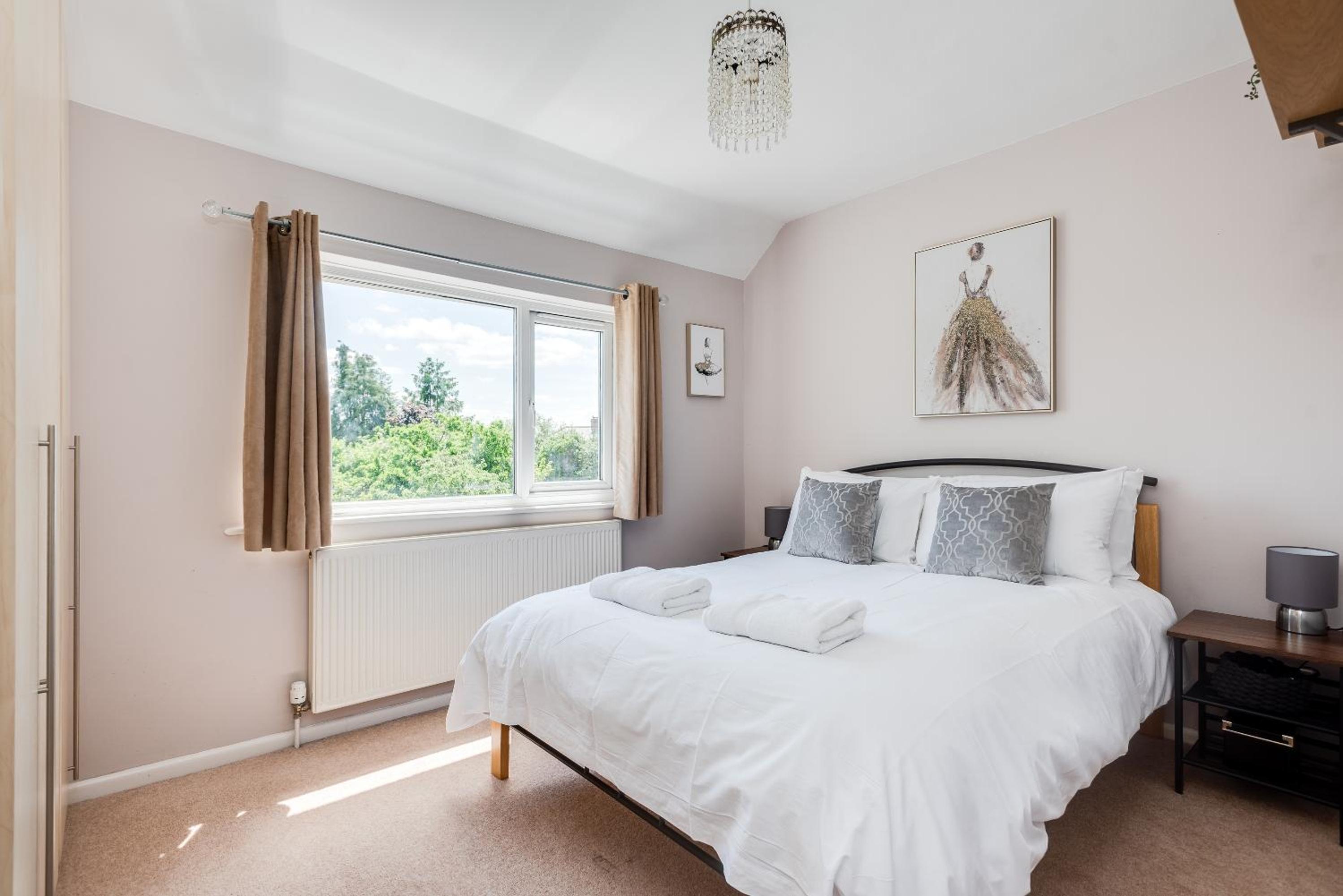 Oxford Vacations - The Oxford Abode - 3-Bedroom House - large garden free parking - Property Image 24