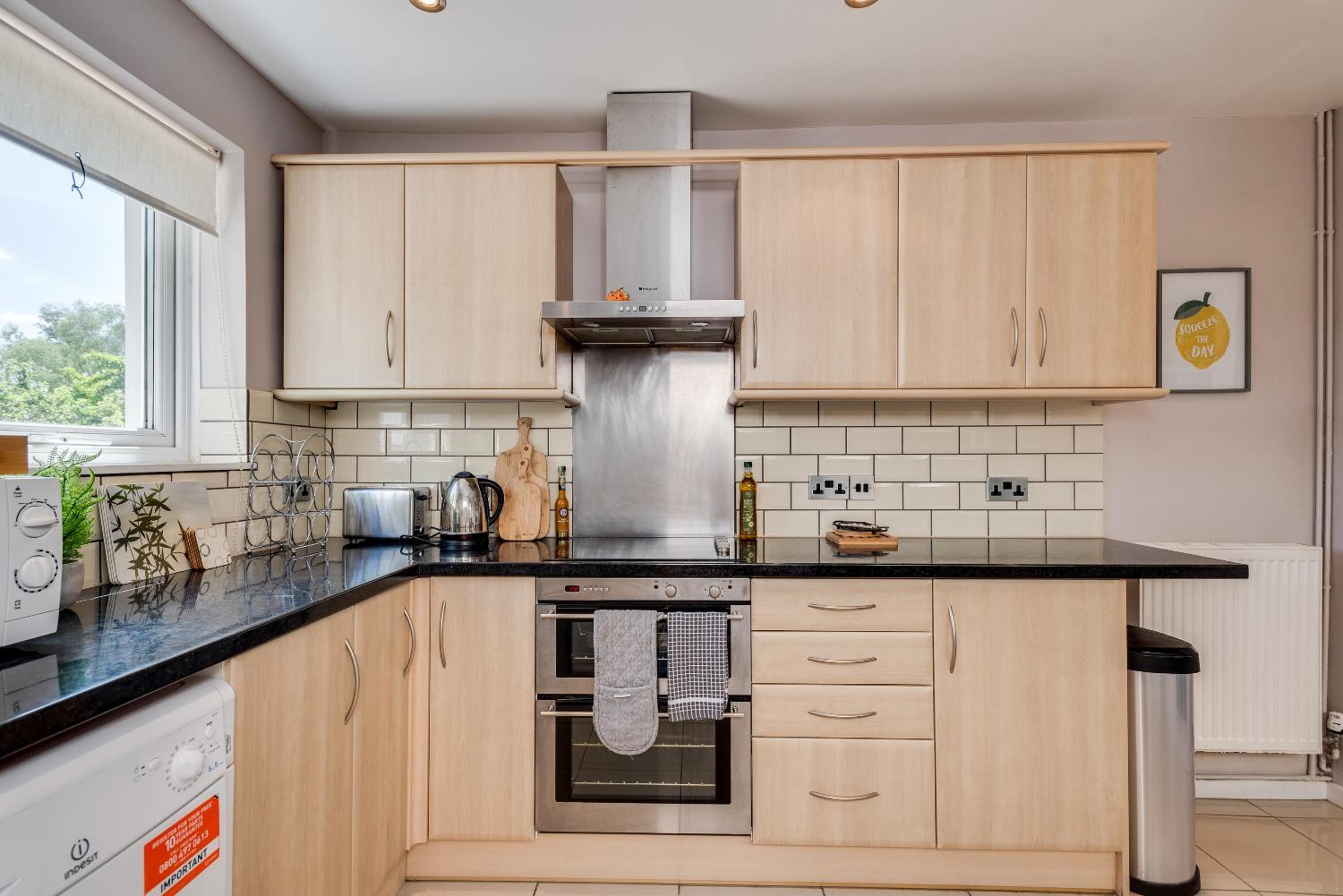 Oxford Vacations - The Oxford Abode - 3-Bedroom House - large garden free parking - Property Image 7