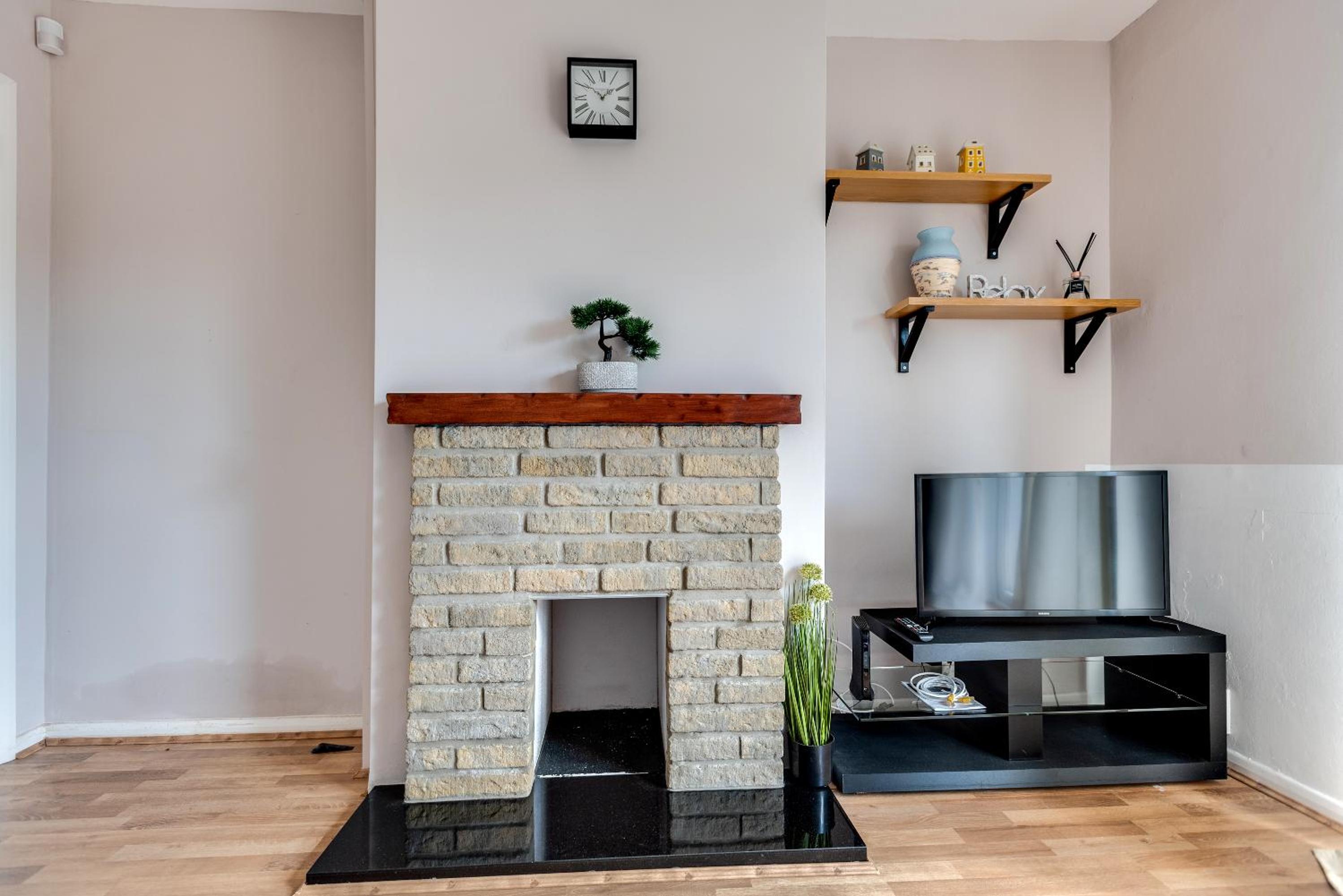 Oxford Vacations - The Oxford Abode - 3-Bedroom House - large garden free parking - Property Image 5