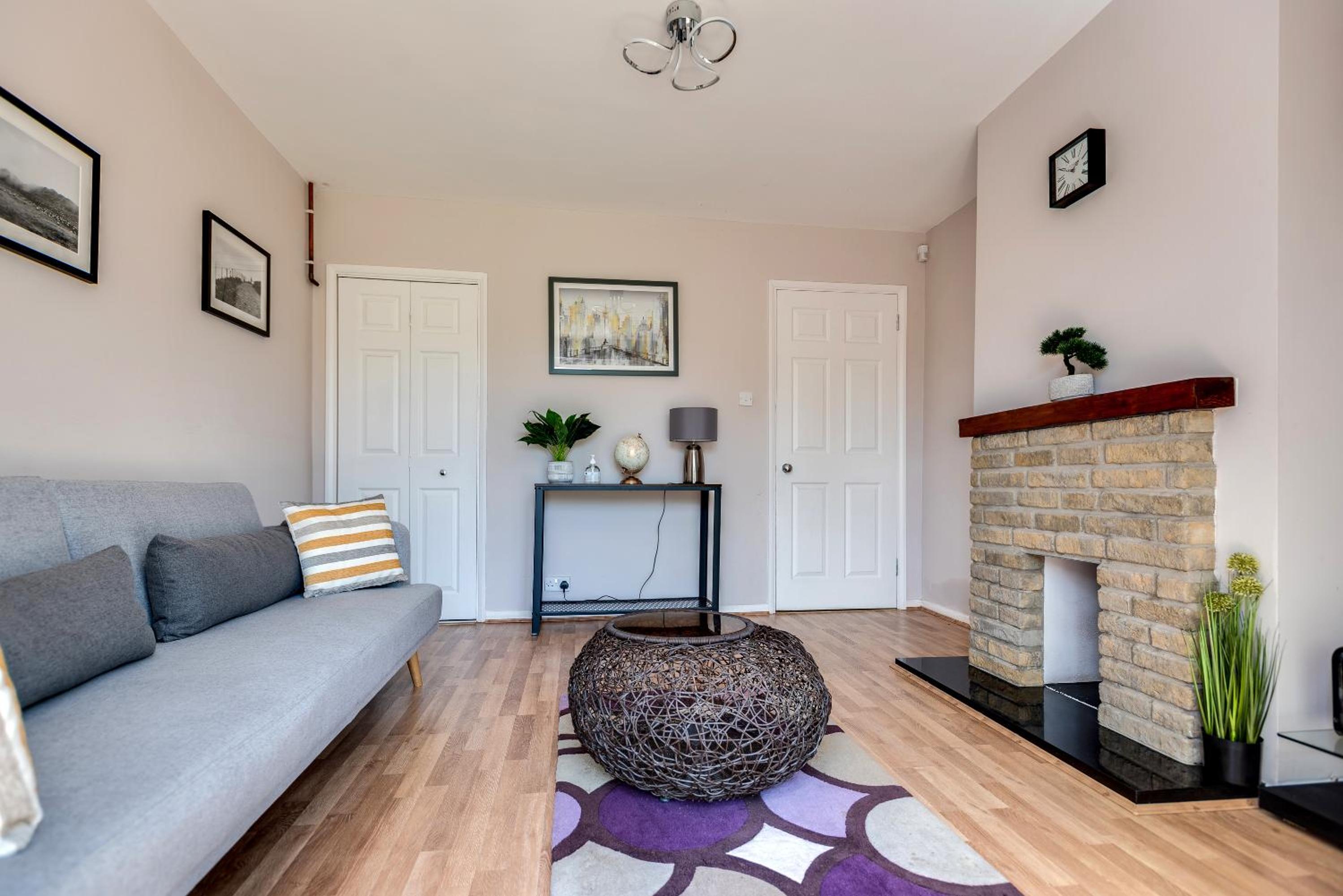 Oxford Vacations - The Oxford Abode - 3-Bedroom House - large garden free parking - Property Image 4