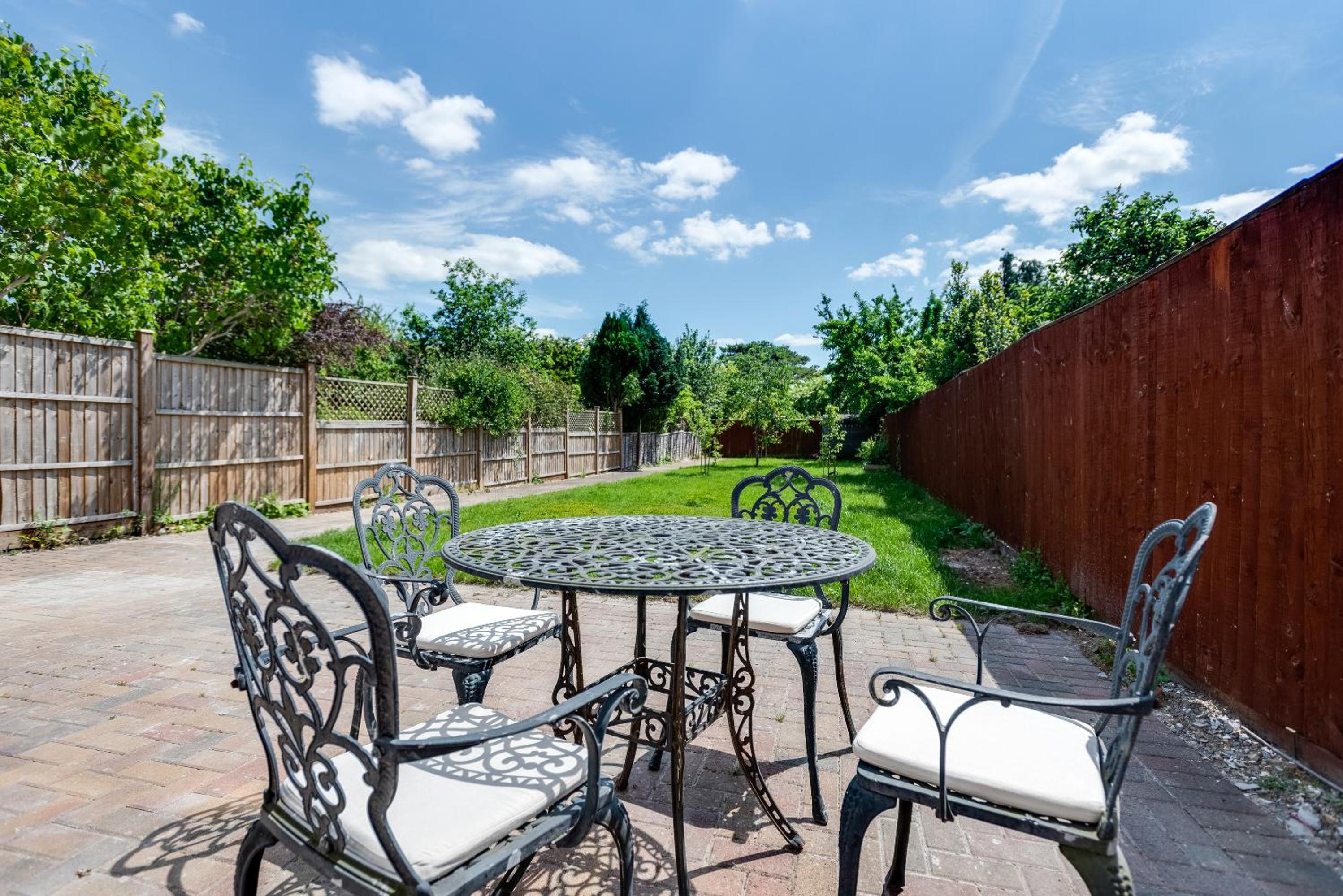 Oxford Vacations - The Oxford Abode - 3-Bedroom House - large garden free parking - Property Image 15