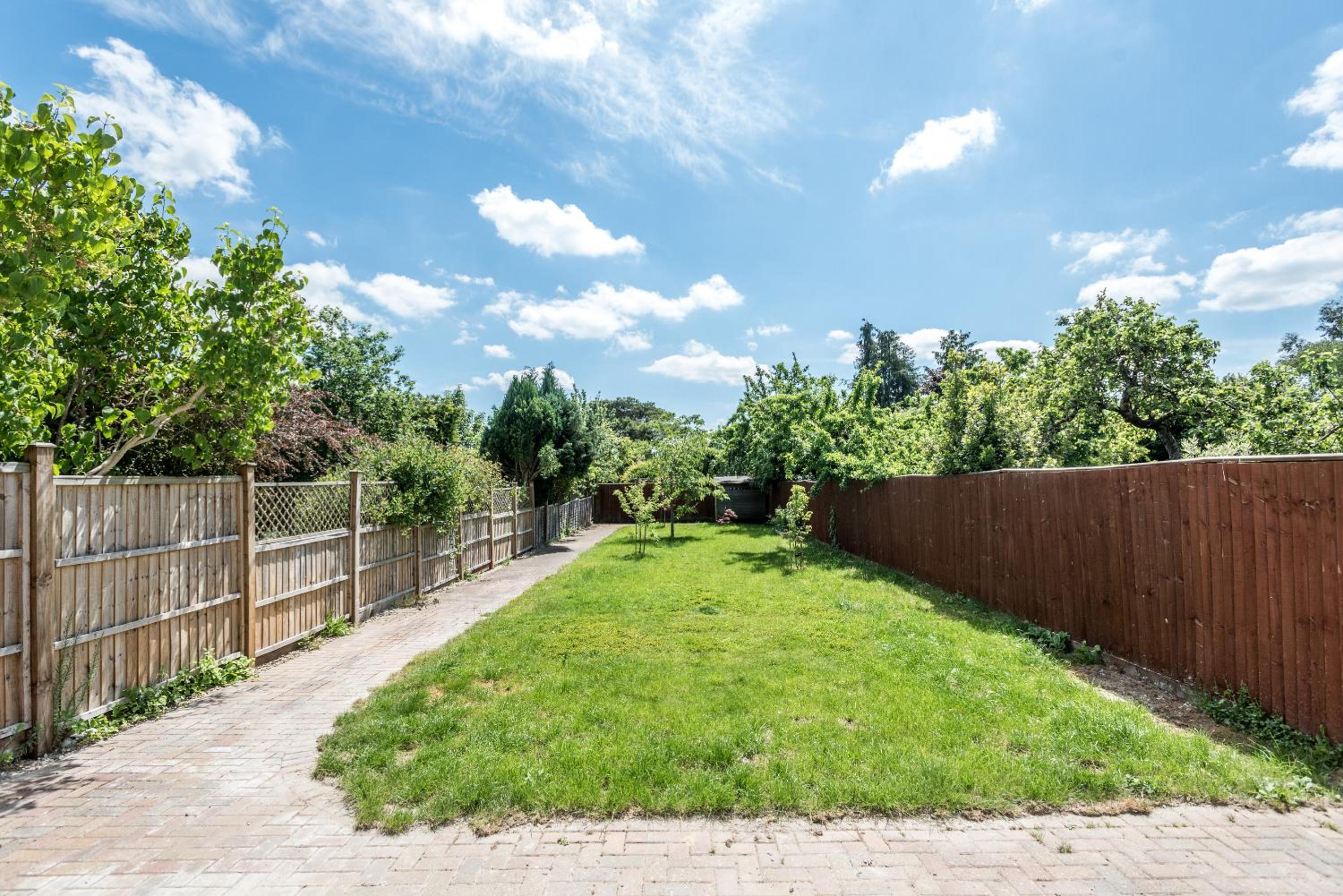 Oxford Vacations - The Oxford Abode - 3-Bedroom House - large garden free parking - Property Image 10