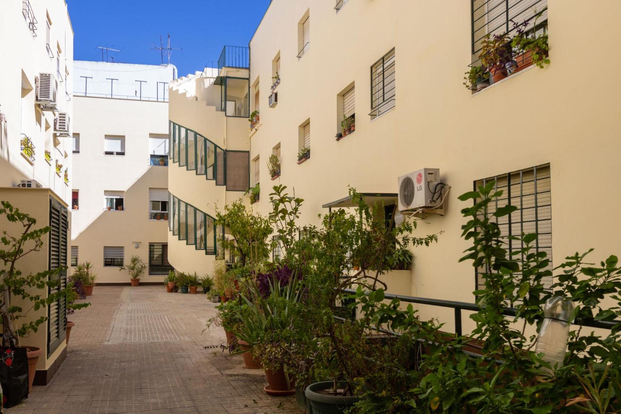 Colours Apartment and Garage Historical Center 4 pax