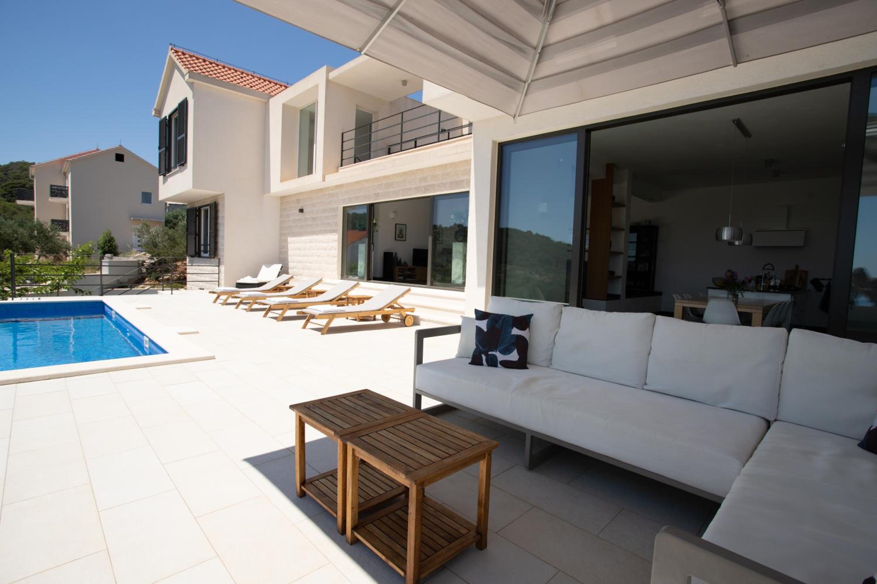 Villa Aurora view 4