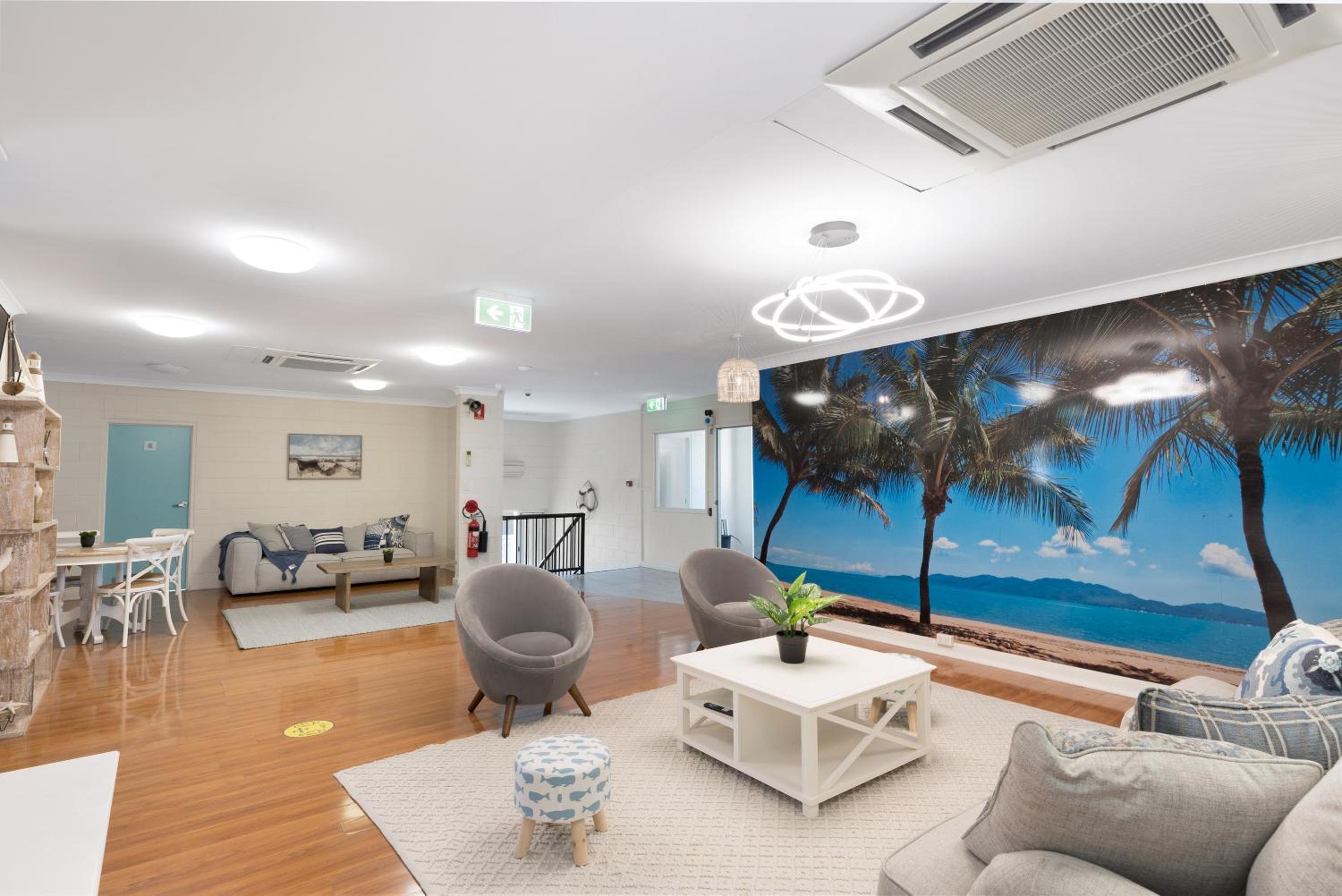 Seaside Lodge Hostel Townsville- right next to coles, 2 mins walk to strand & CBD- Passport required