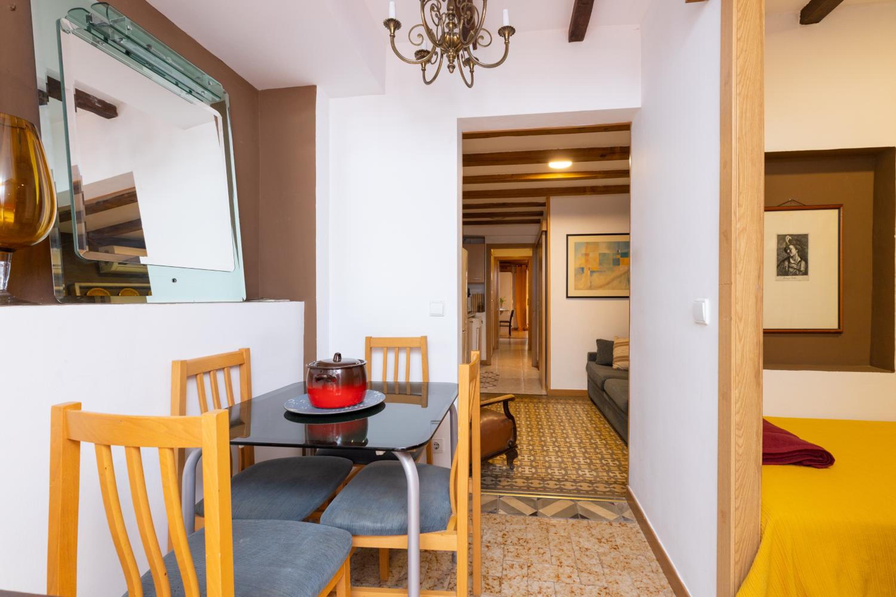 ApartEasy - Central Gracia Apartments