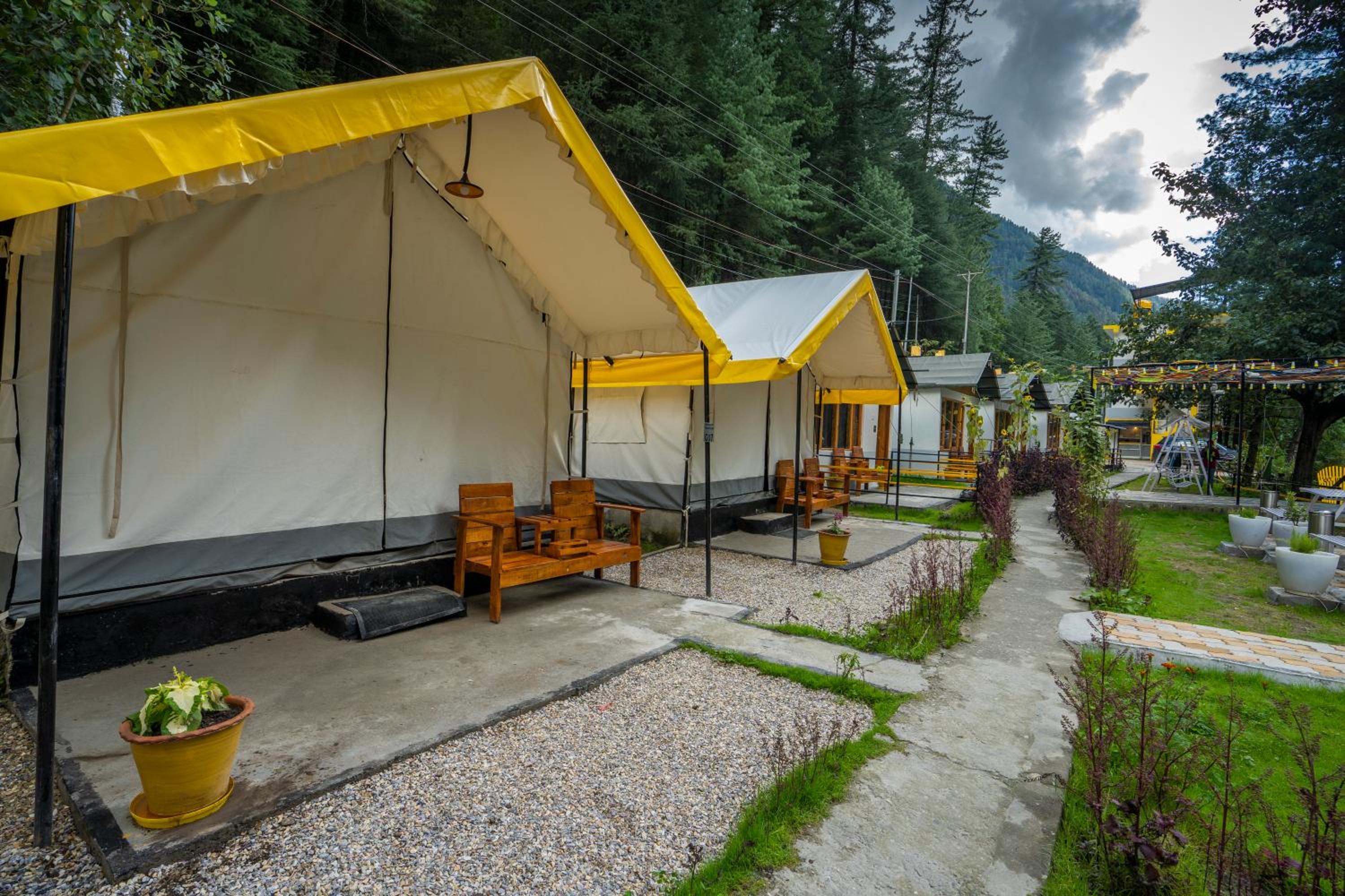 The Hosteller Kasol, Riverside view 4